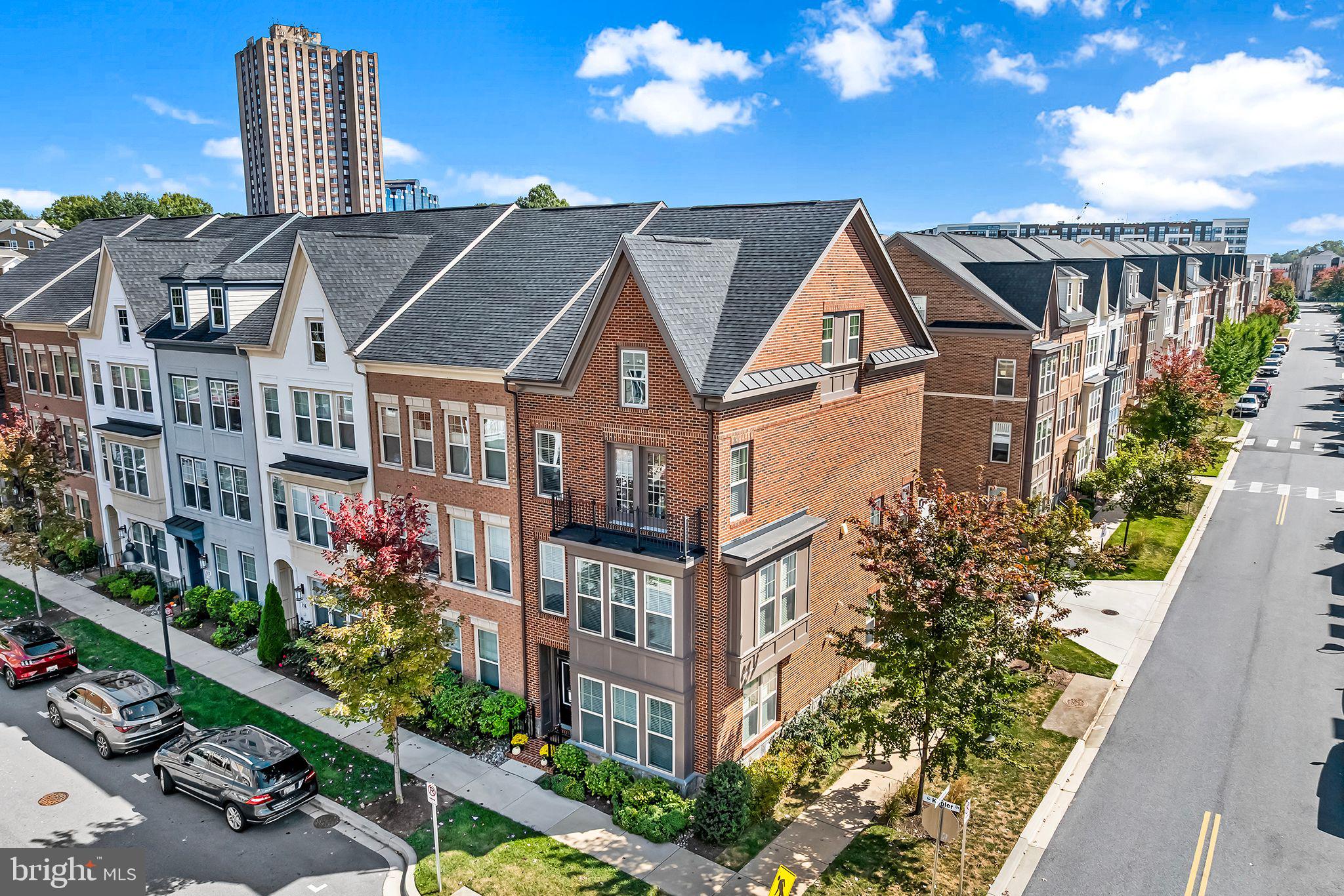 CROWN FARM - Residential