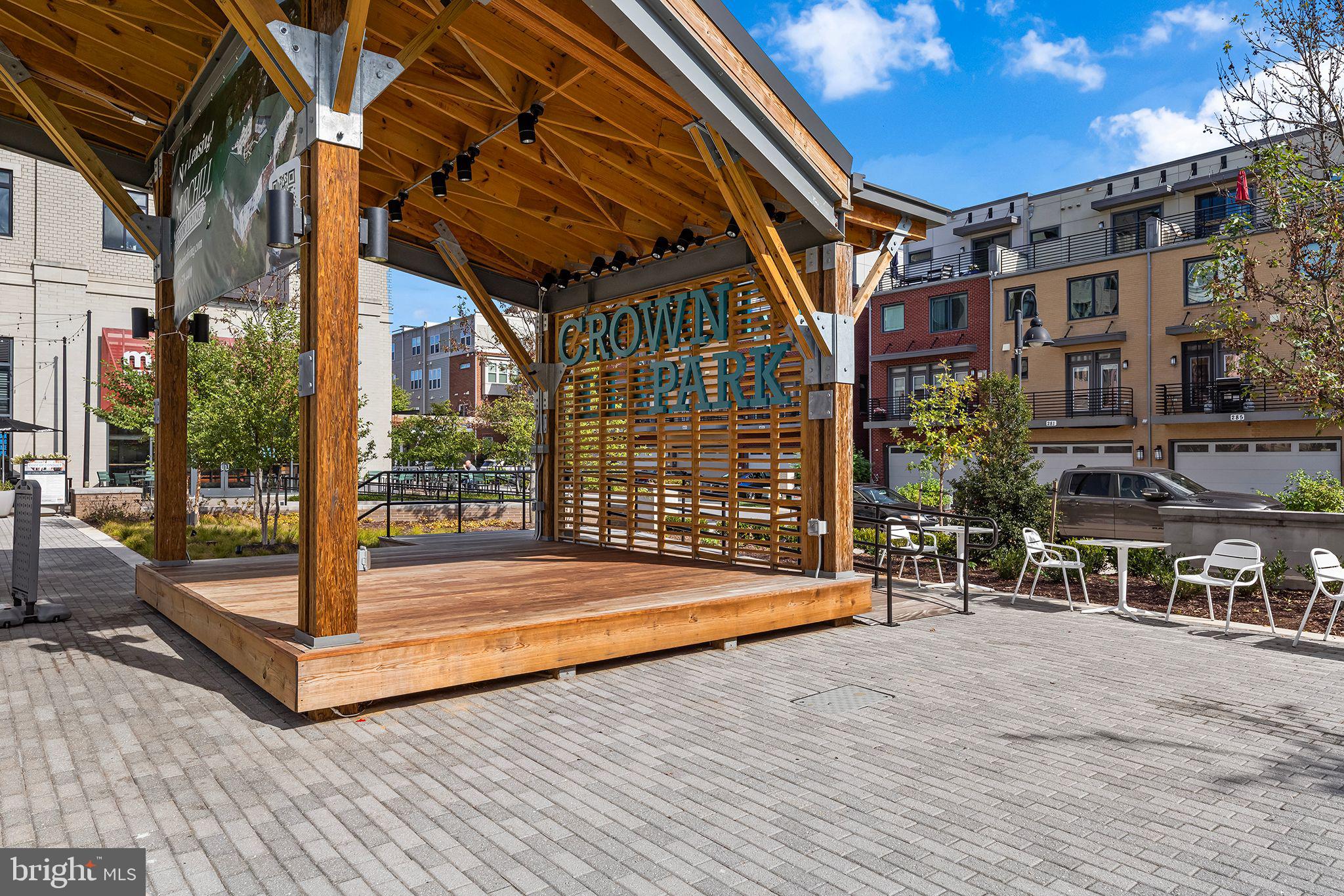 CROWN FARM - Residential