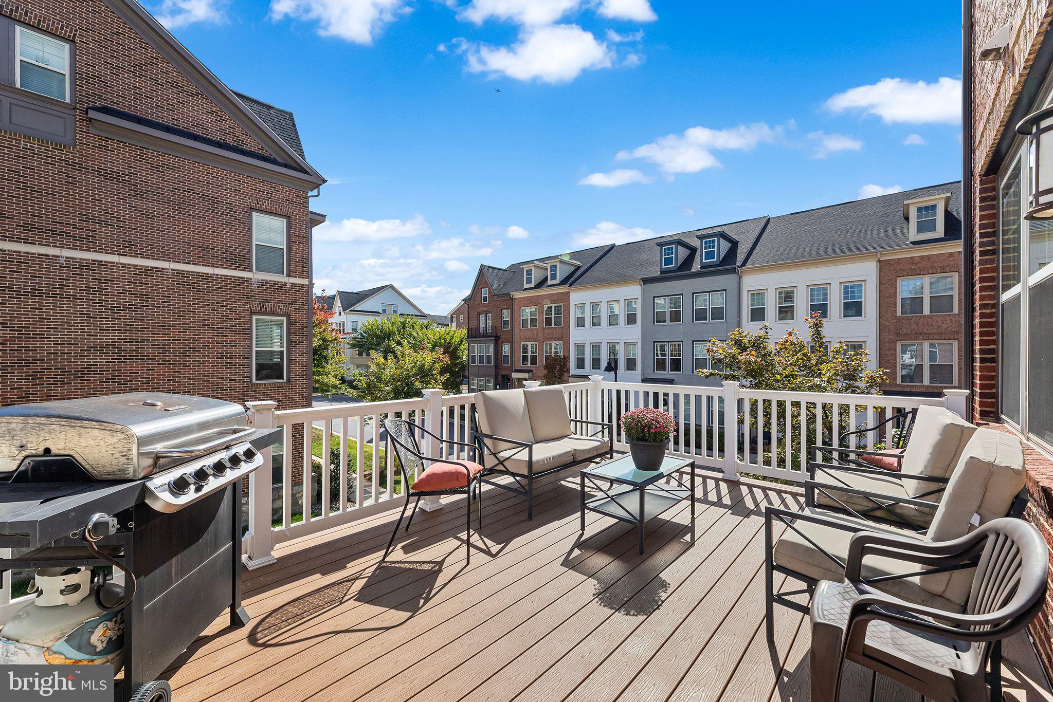 CROWN FARM - Residential