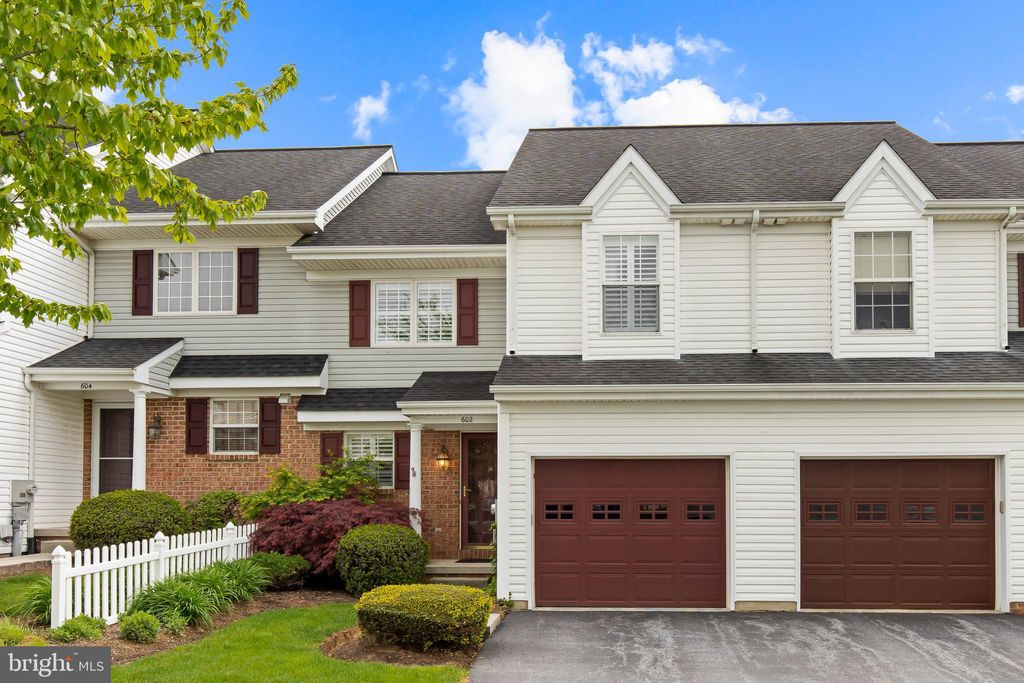 Photo of 602 BRENTWOOD DR, LITITZ, PA 17543 (MLS # PALA2034586)