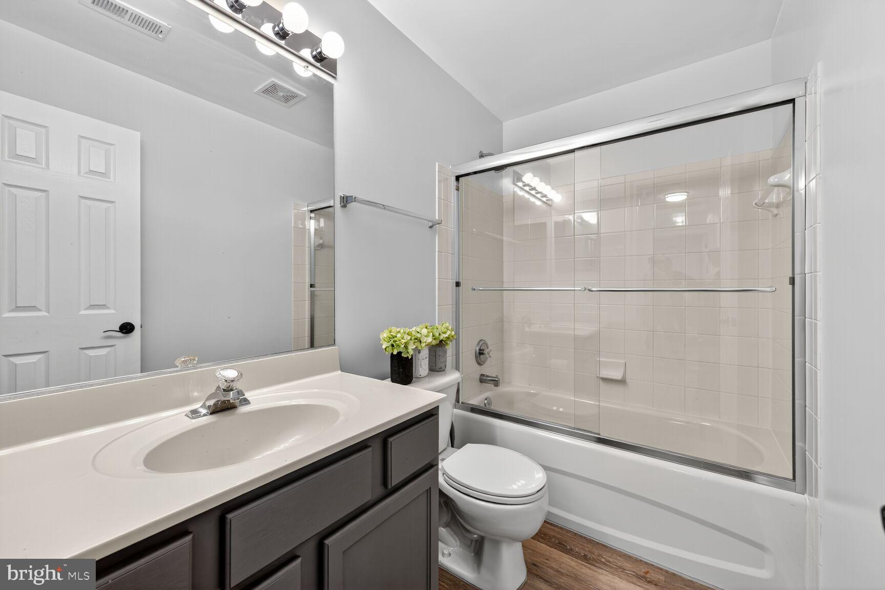 STAFFORD LAKES VILLAGE - Residential