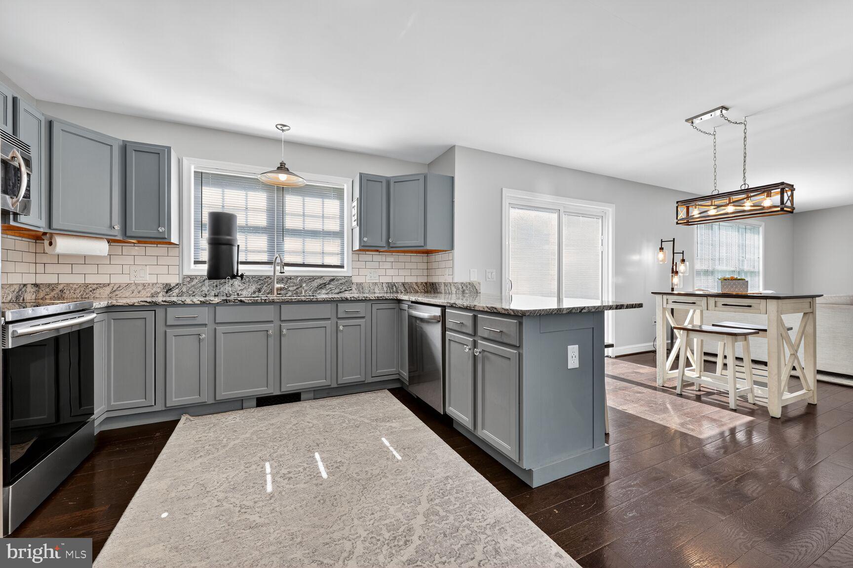 STAFFORD LAKES VILLAGE - Residential