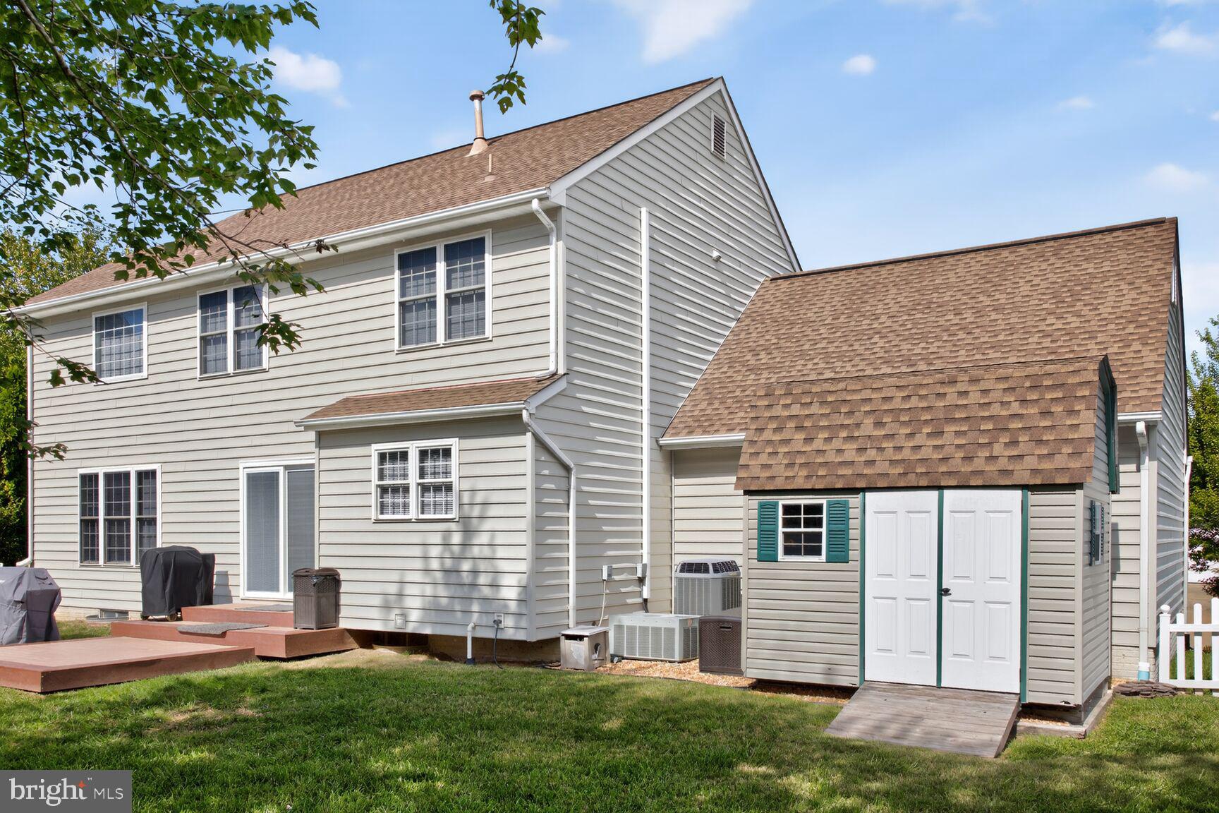 STAFFORD LAKES VILLAGE - Residential