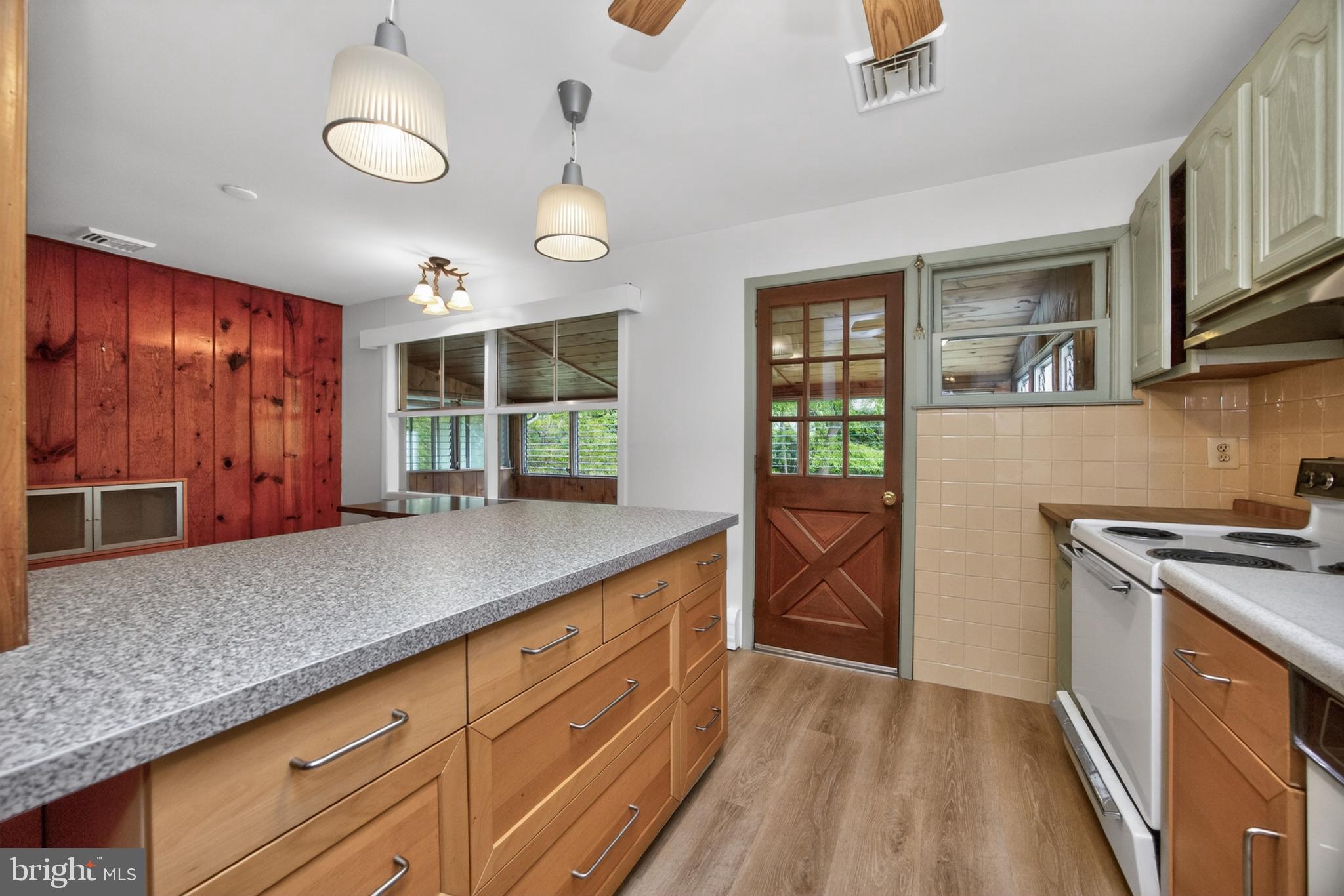 MEADOWBROOK - Residential