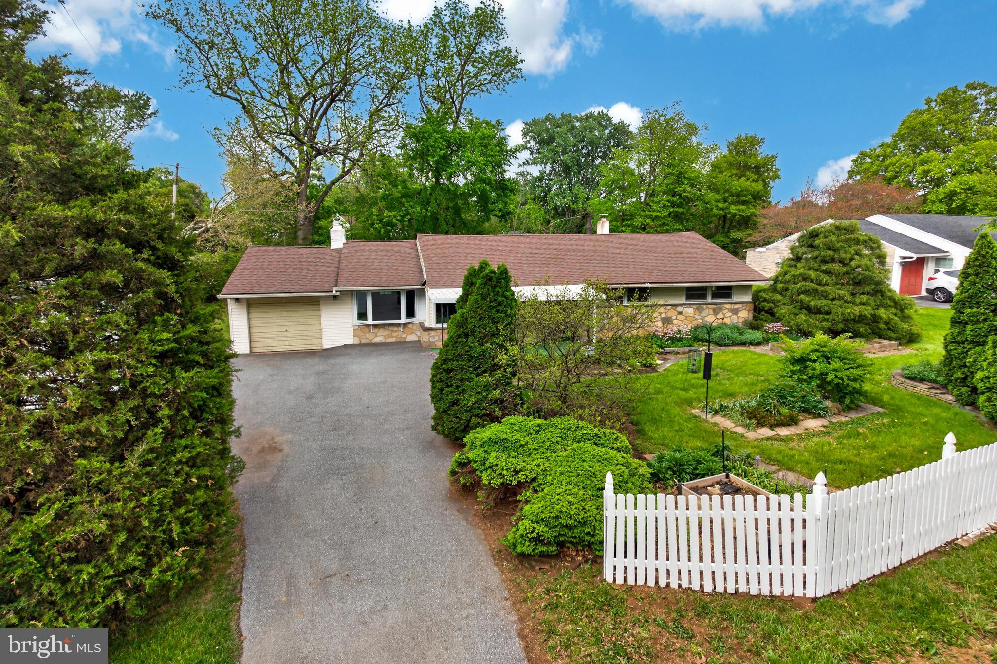 MEADOWBROOK - Residential