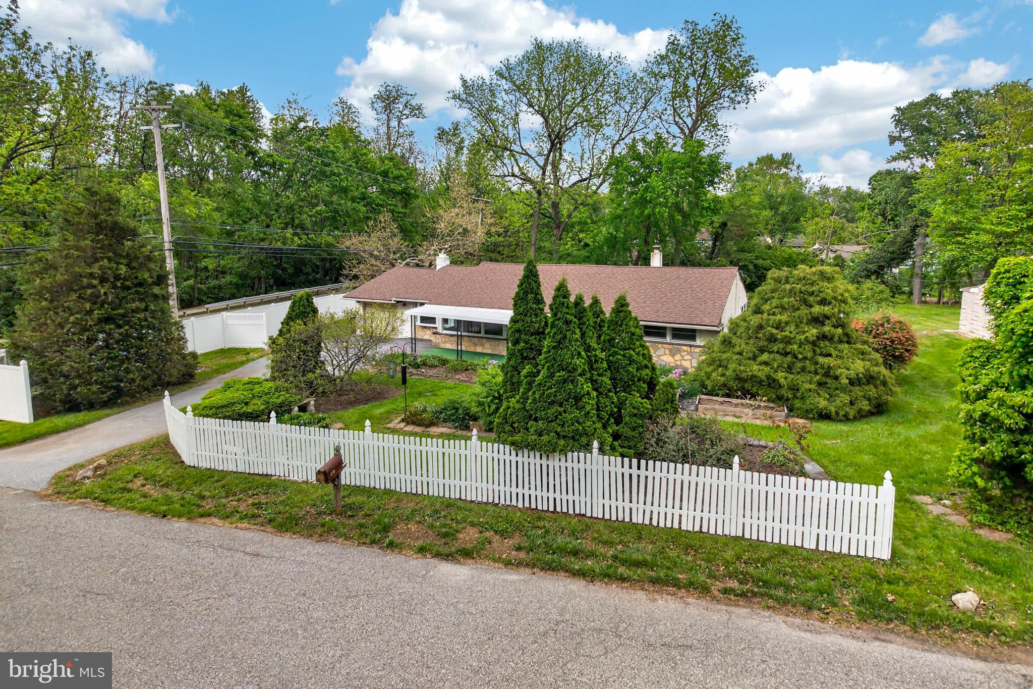 MEADOWBROOK - Residential