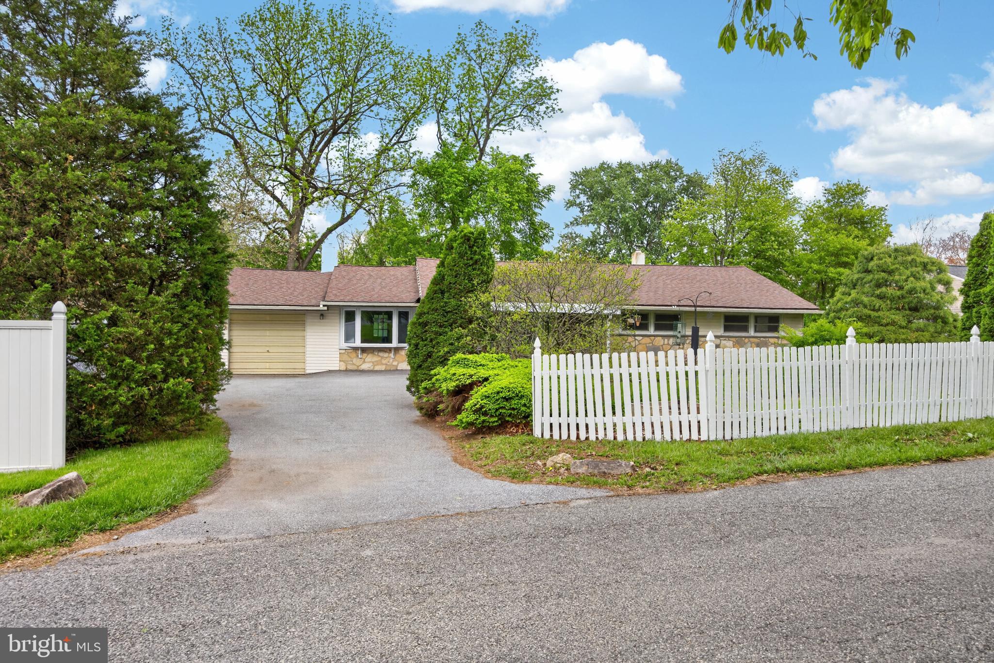 MEADOWBROOK - Residential