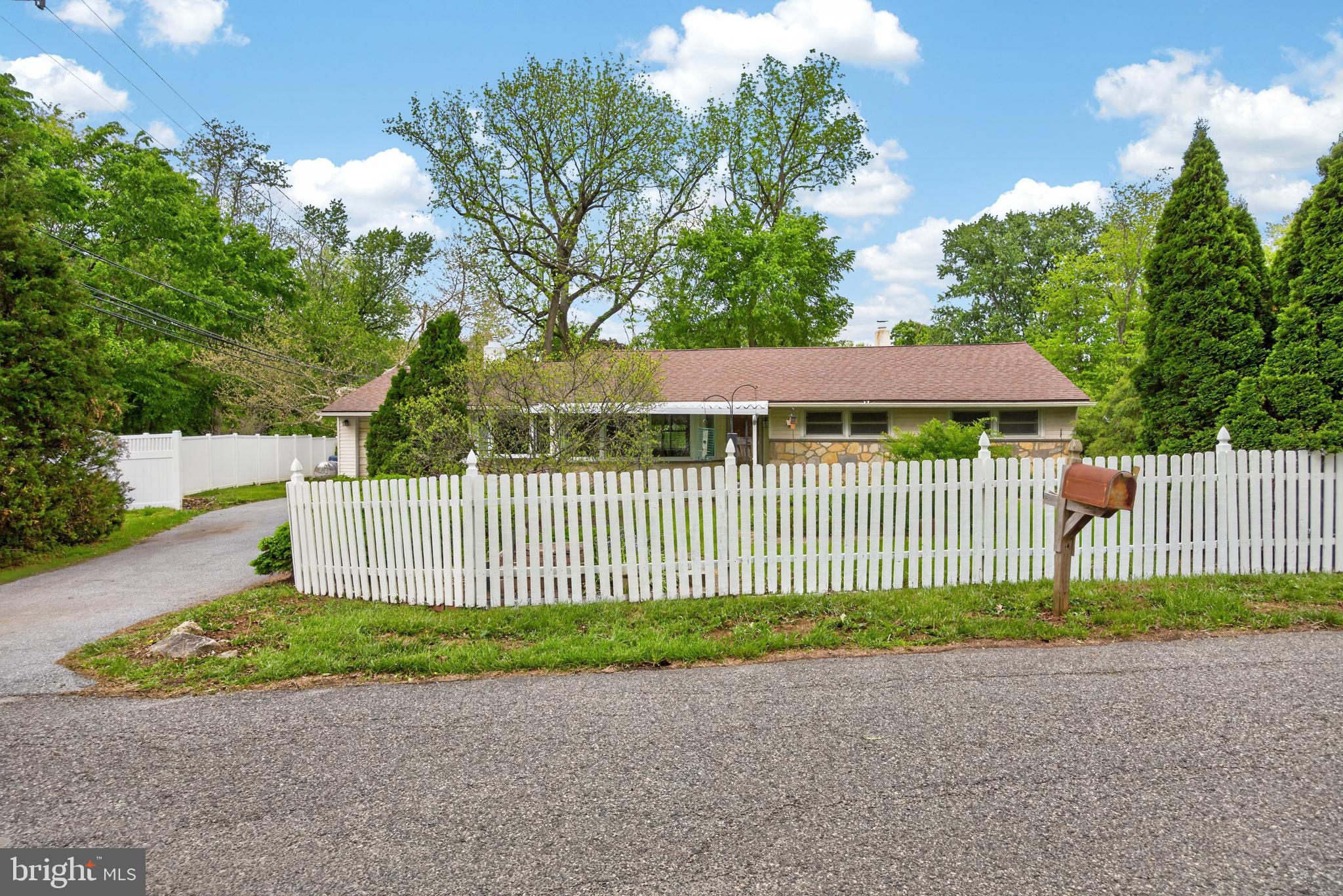 MEADOWBROOK - Residential