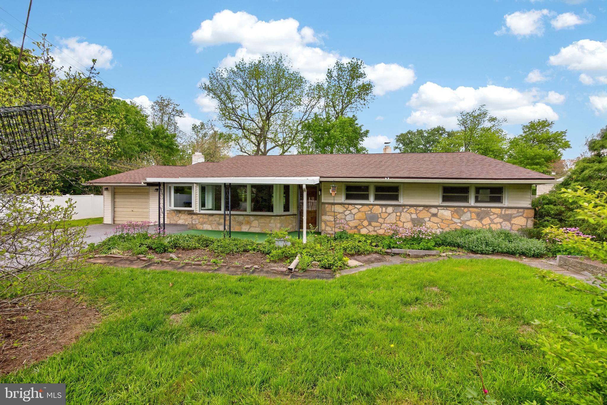MEADOWBROOK - Residential