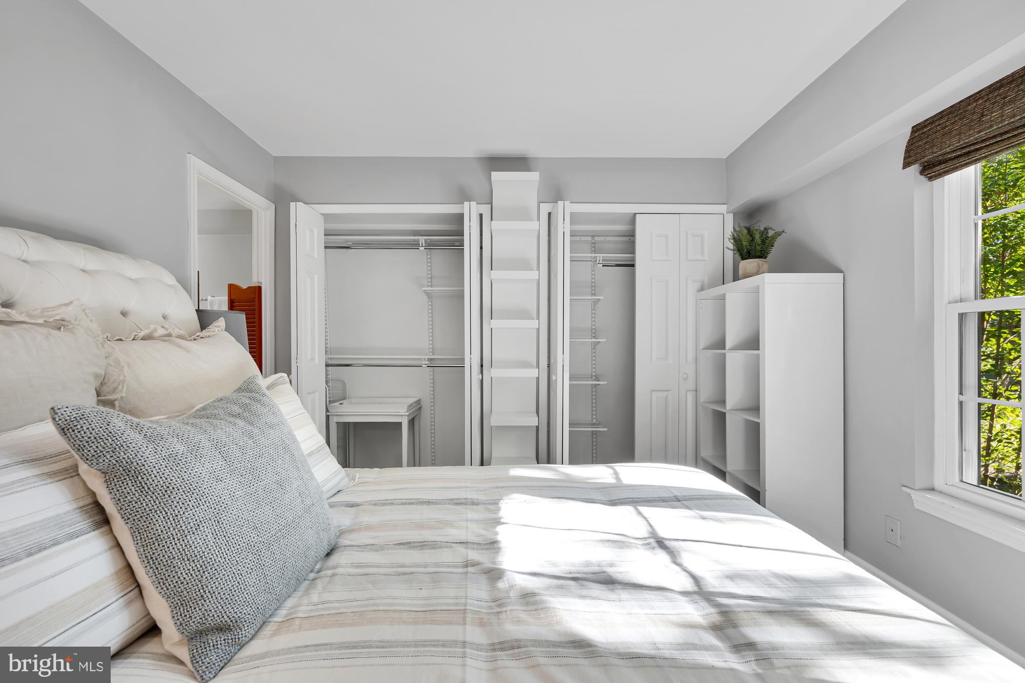 THE COLONIES - Residential