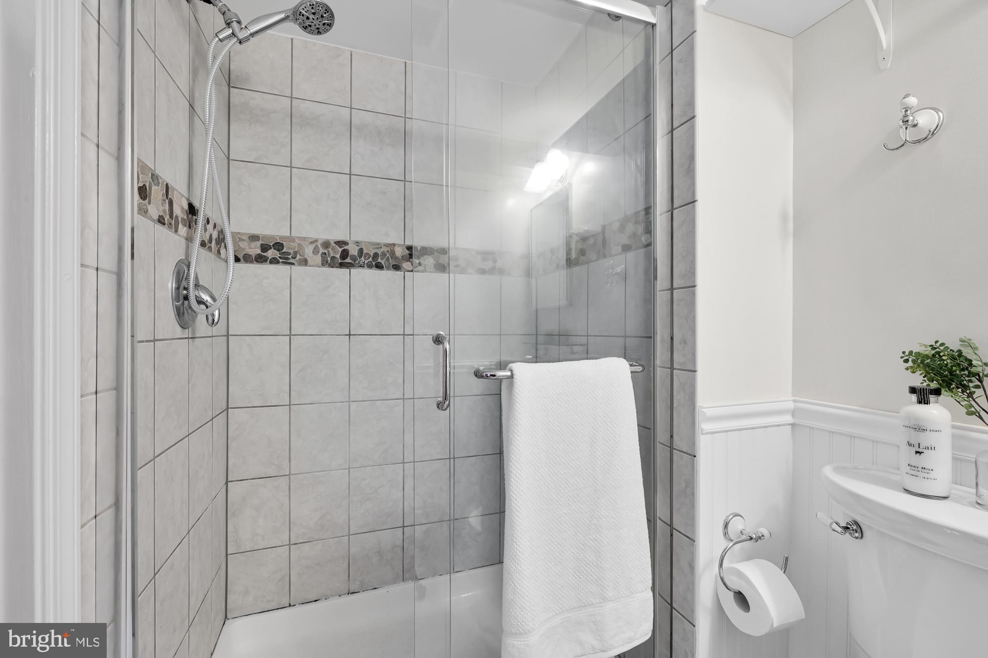 THE COLONIES - Residential