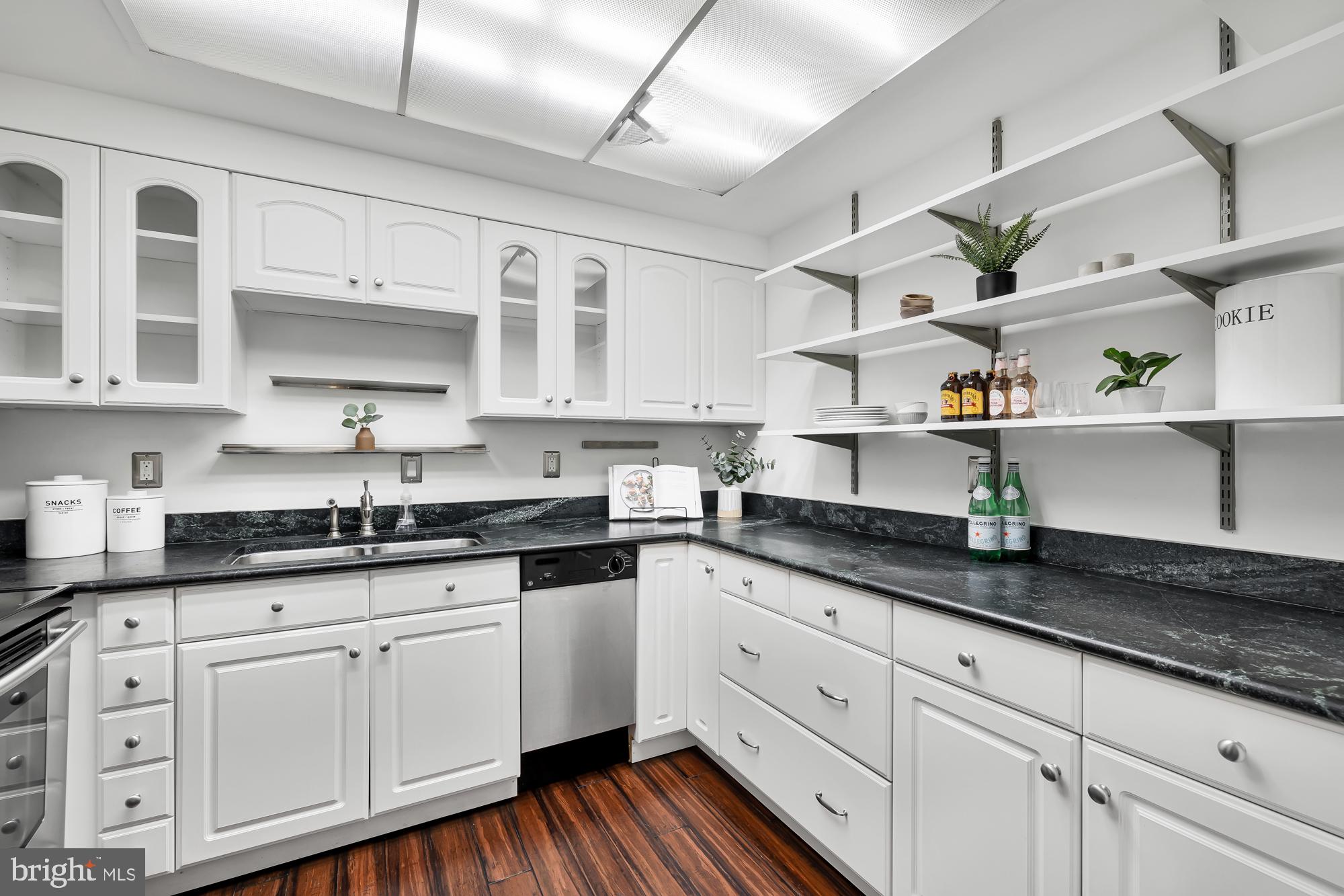 THE COLONIES - Residential