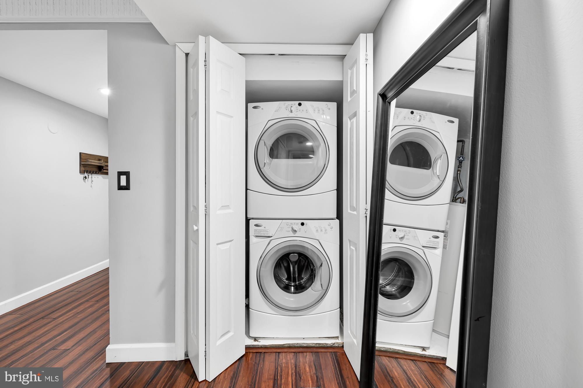 THE COLONIES - Residential