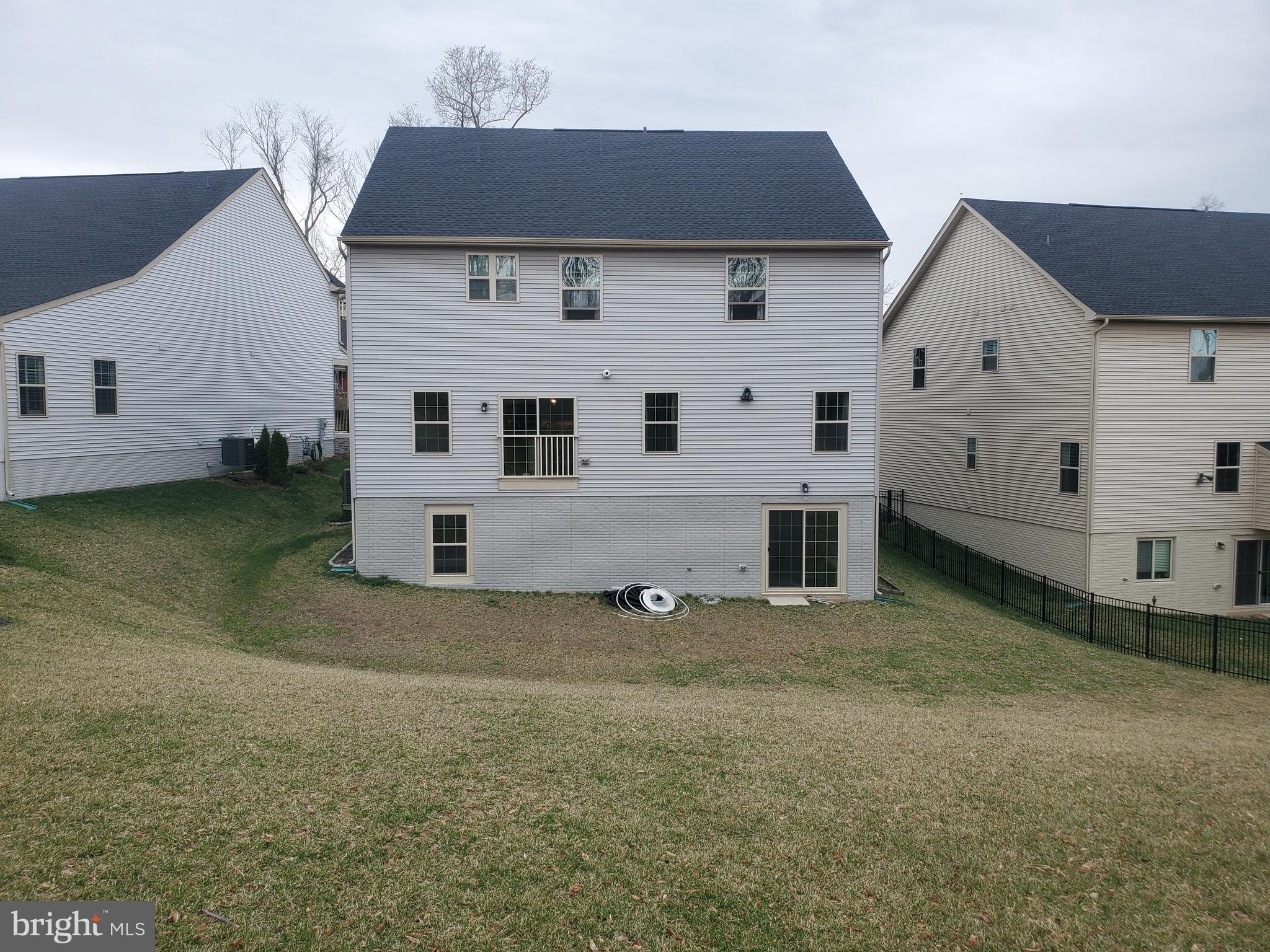 LAKE LINGANORE - Residential Lease