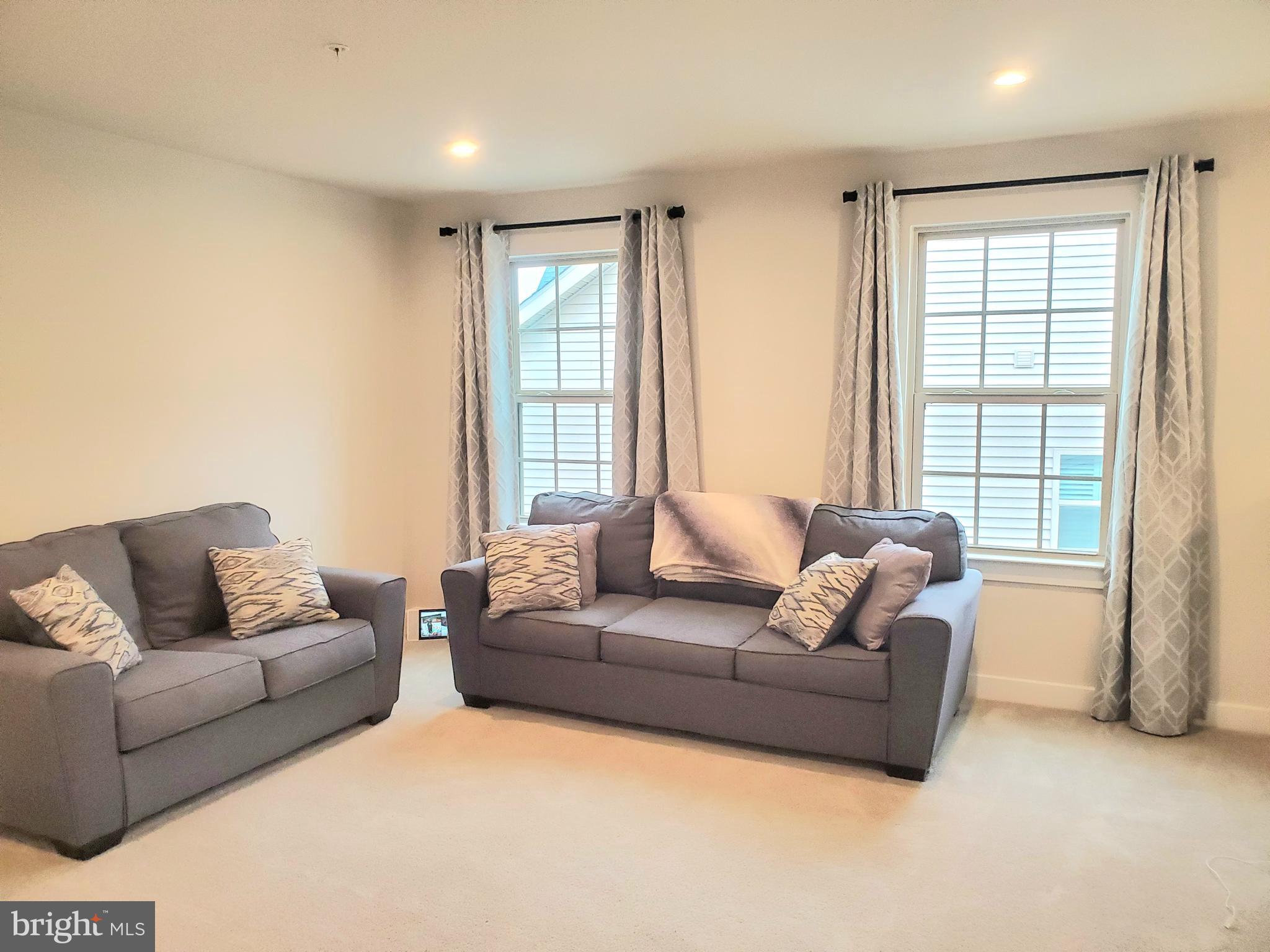 LAKE LINGANORE - Residential Lease