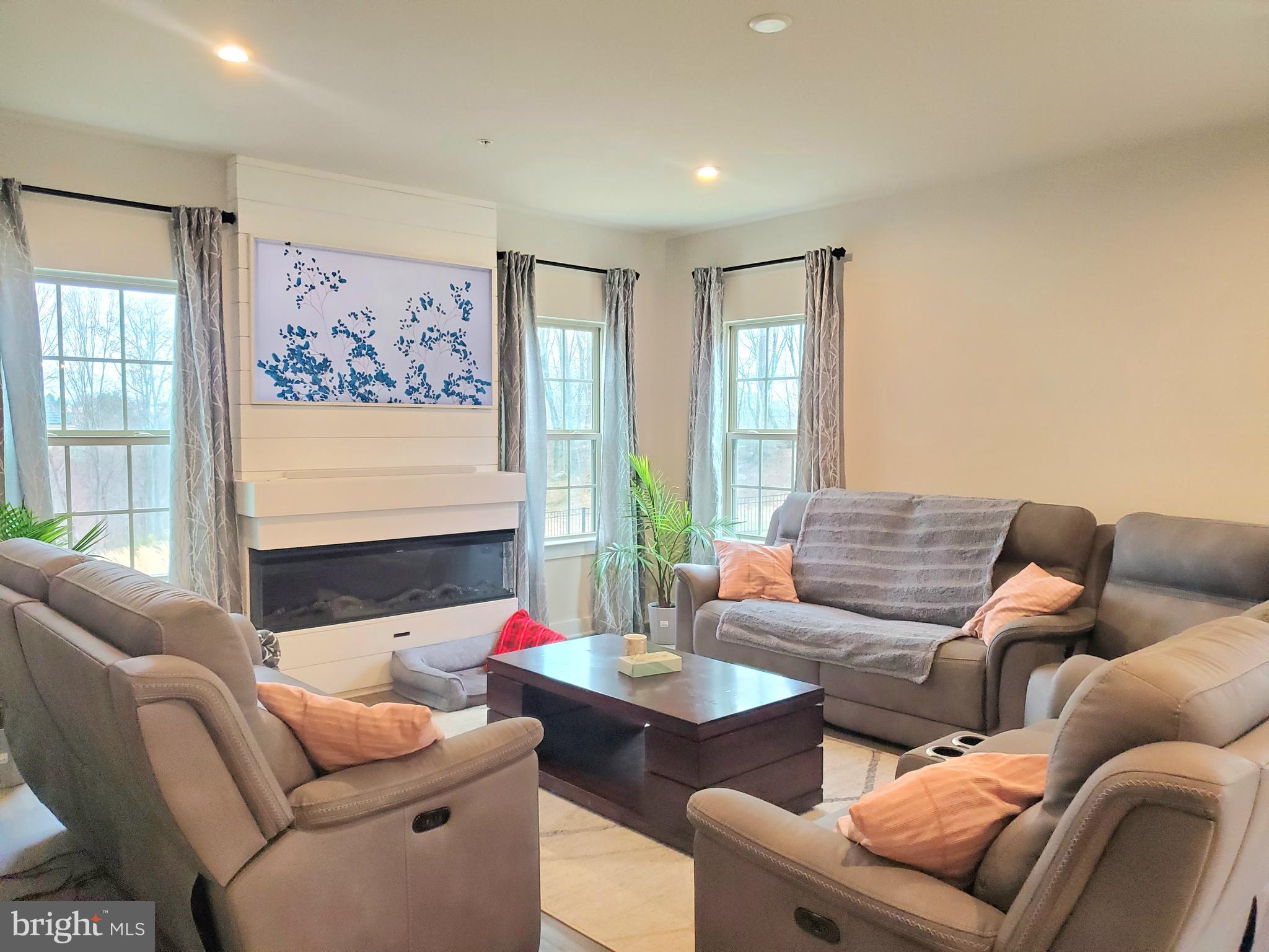 LAKE LINGANORE - Residential Lease