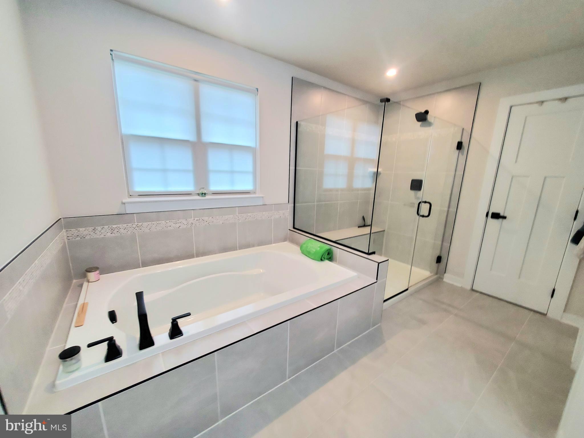 LAKE LINGANORE - Residential Lease