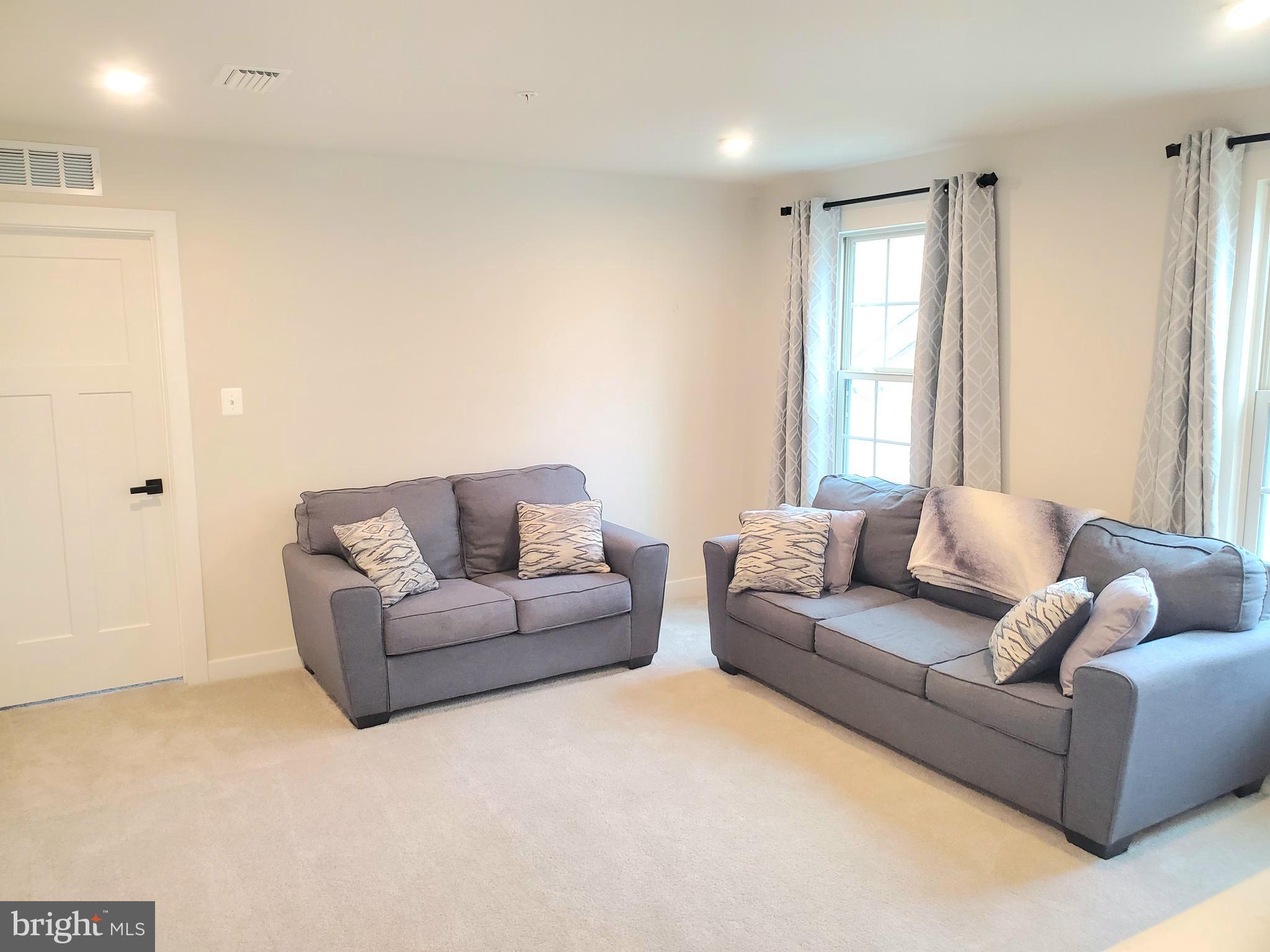 LAKE LINGANORE - Residential Lease