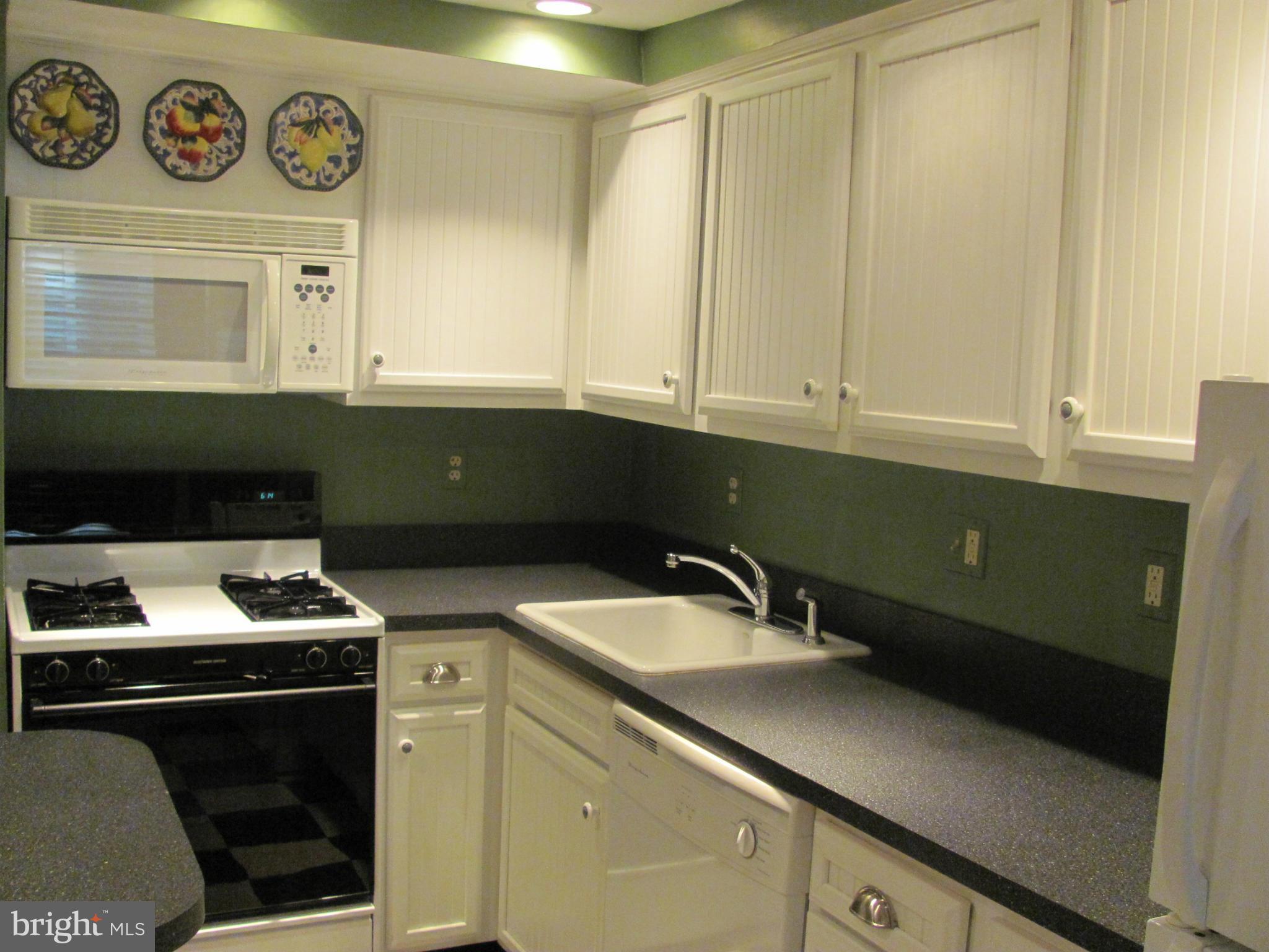 CROSS KEYS - Residential Lease