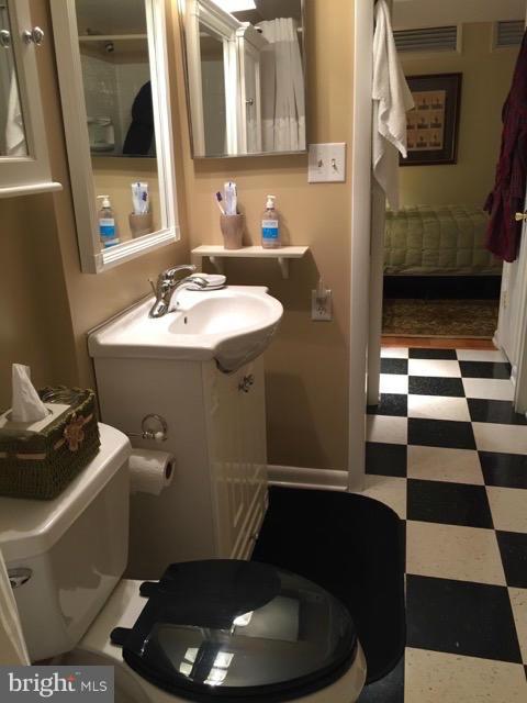 CROSS KEYS - Residential Lease