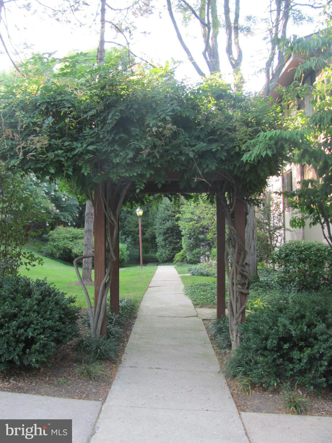 CROSS KEYS - Residential Lease