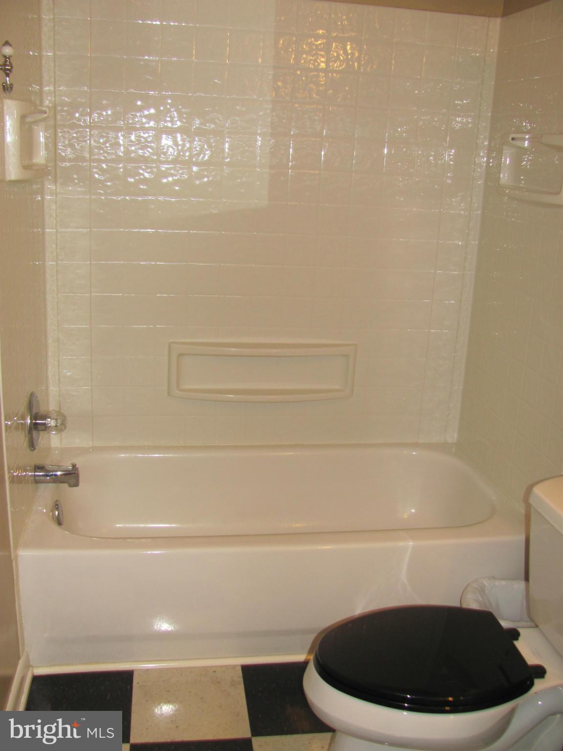 CROSS KEYS - Residential Lease