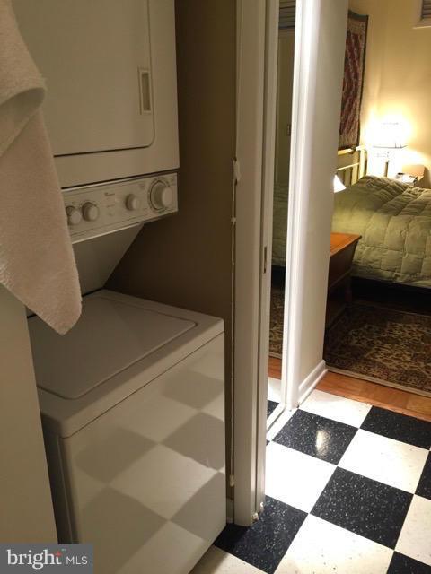 CROSS KEYS - Residential Lease