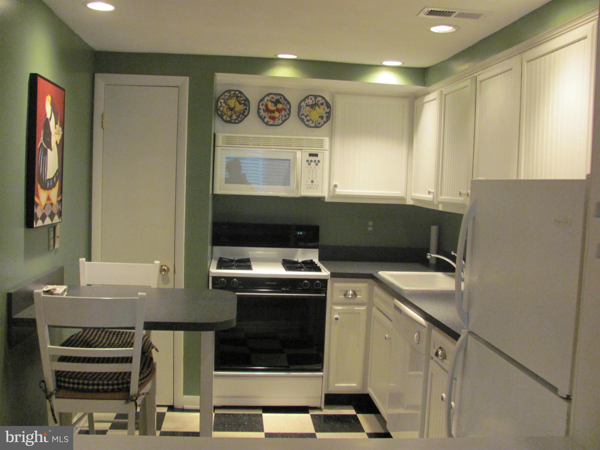 CROSS KEYS - Residential Lease
