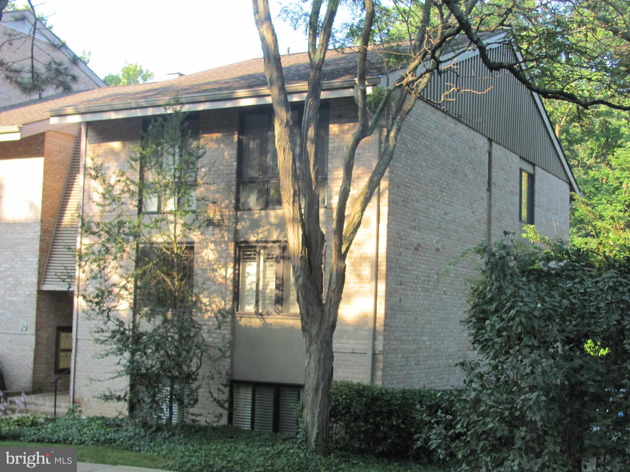 CROSS KEYS - Residential Lease