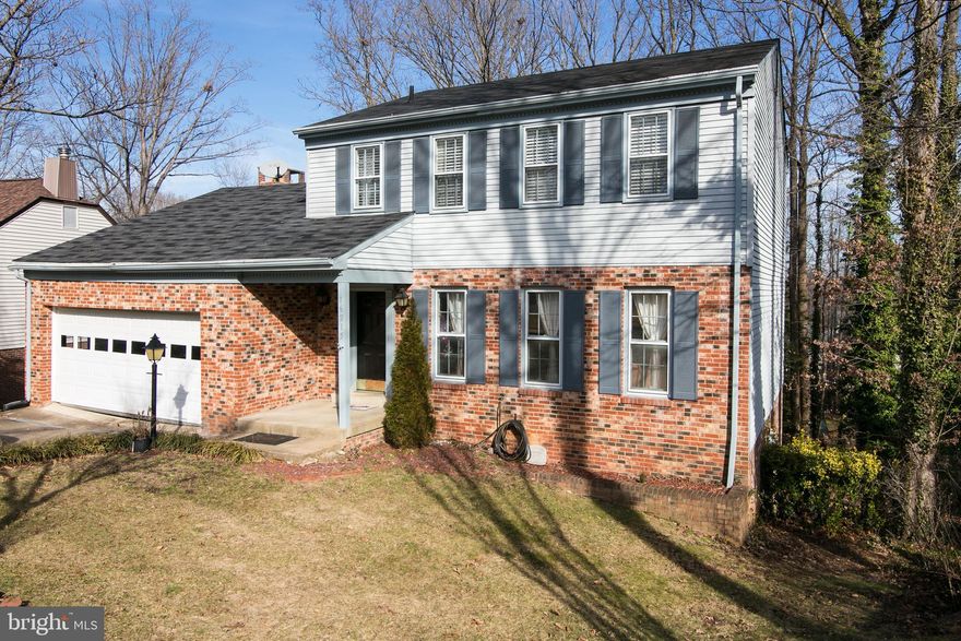 Great 4 bedroom rental in Montclair.  Vacation at home three beaches on 108ac lake. This home features three finished levels, 2 fireplaces.  Cul-de-sac street backing to woods. fully finished w/o basement.  Pets case by case