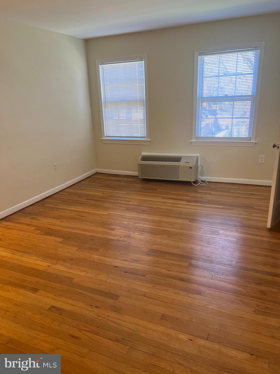 JEFFERSON WALK - Residential Lease