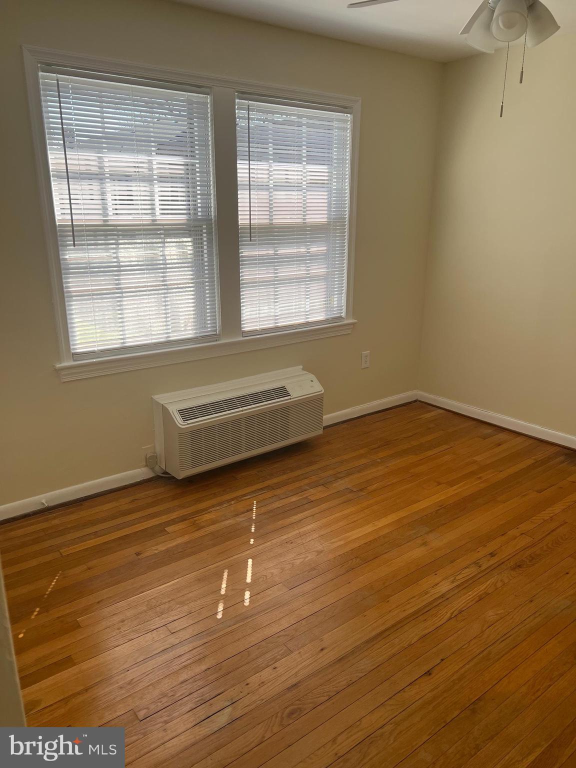 JEFFERSON WALK - Residential Lease