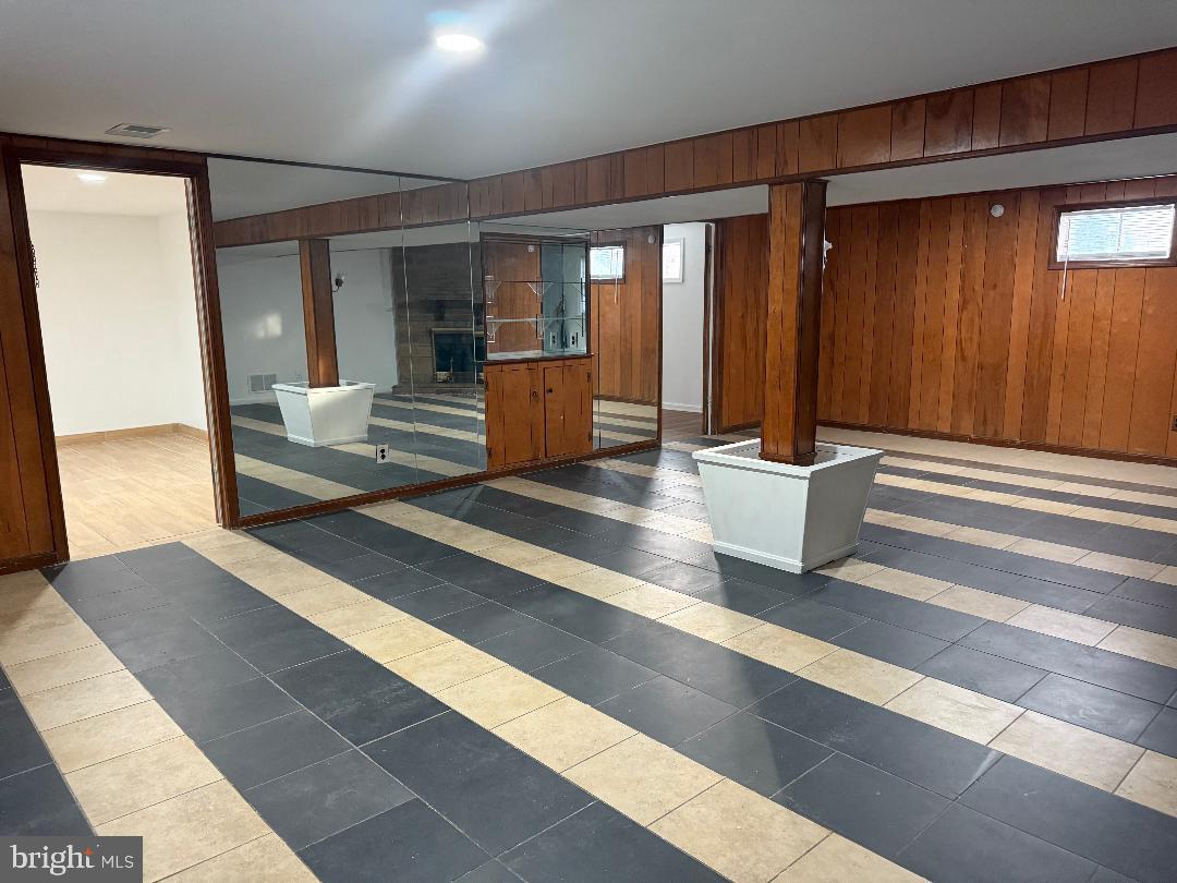 JOHN LYNN - Residential