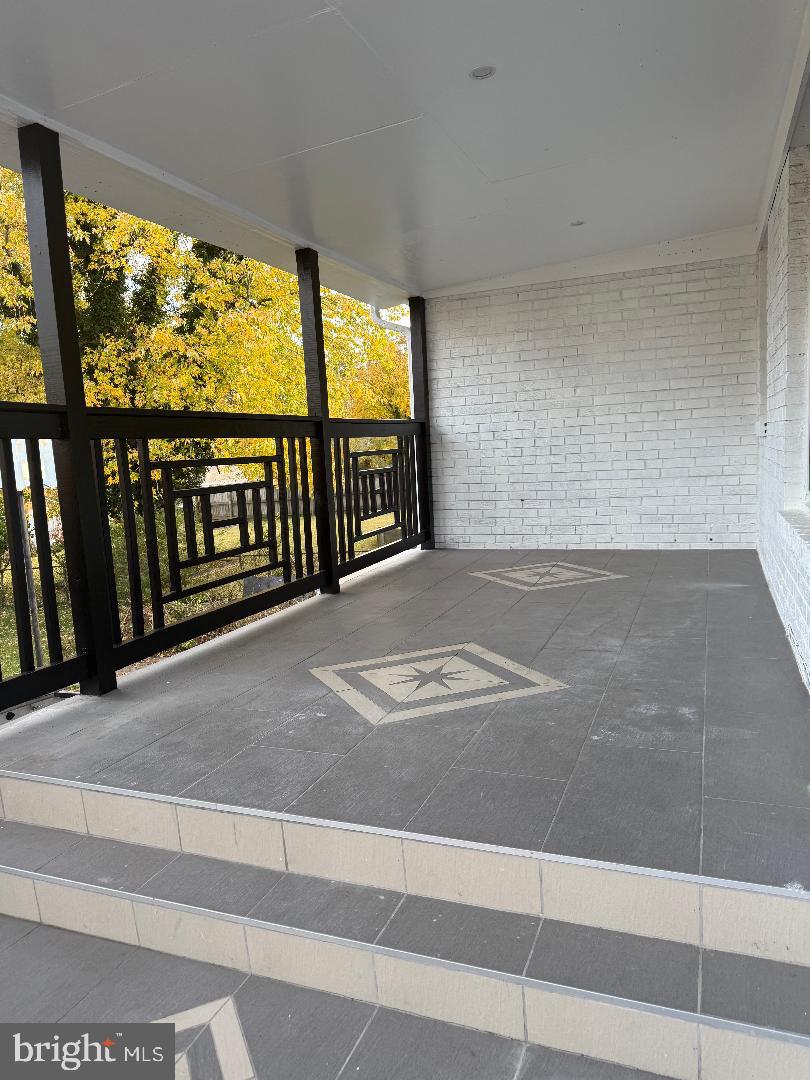 JOHN LYNN - Residential