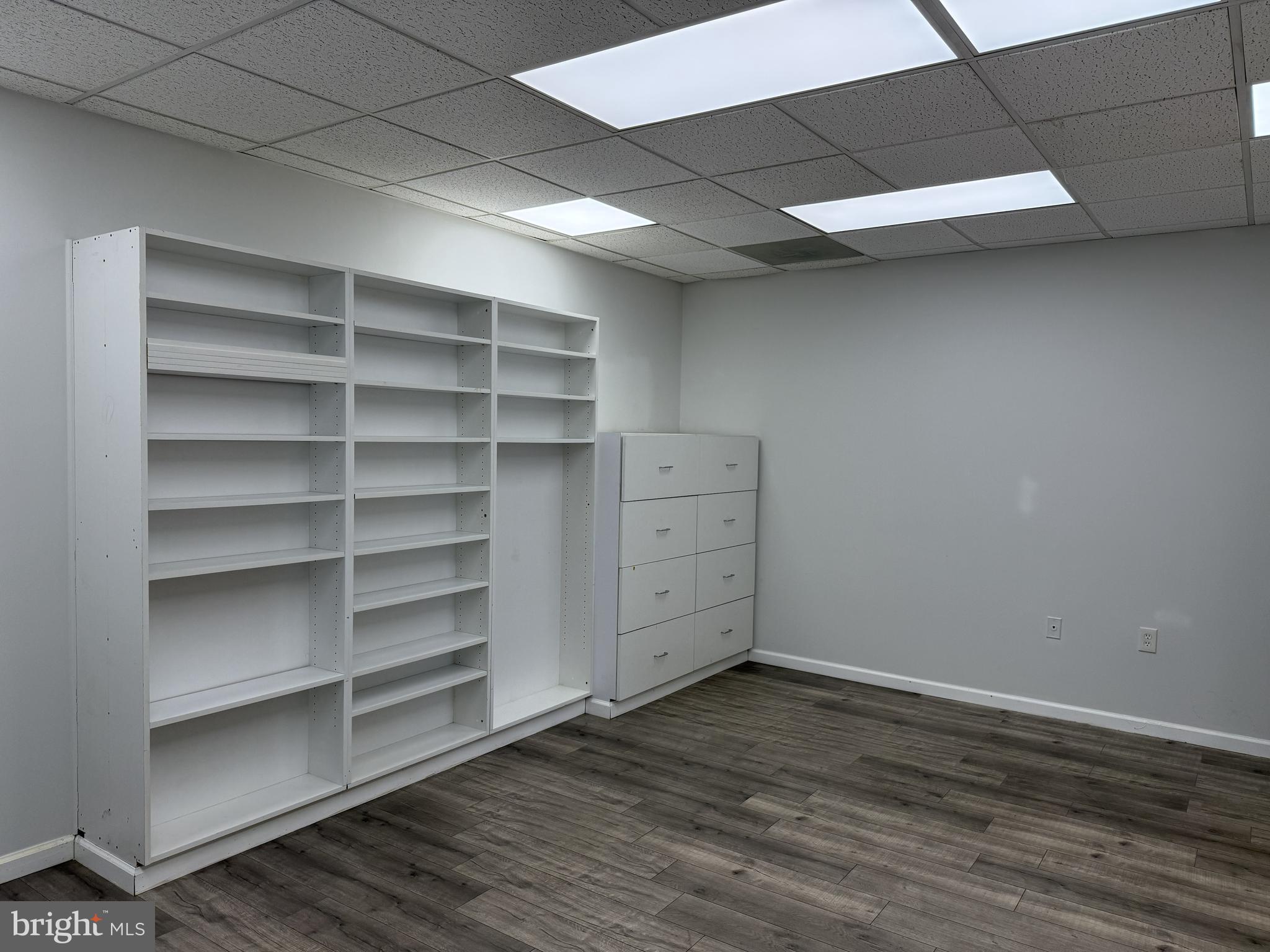 EVERGREEN OFFICE - Commercial Sale