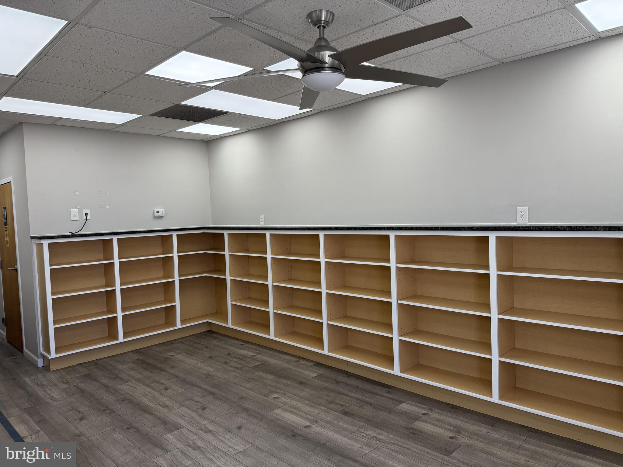 EVERGREEN OFFICE - Commercial Sale