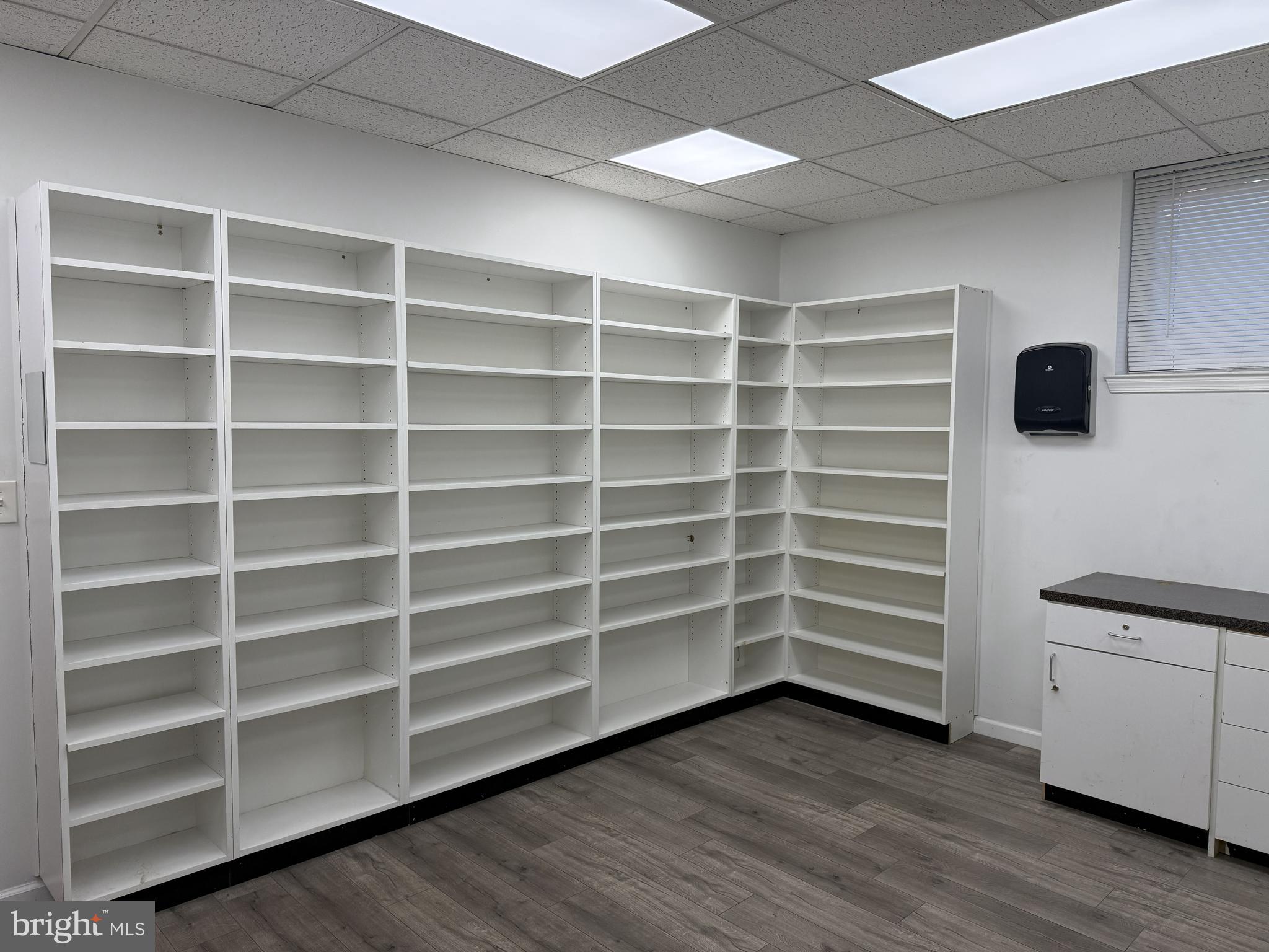 EVERGREEN OFFICE - Commercial Sale