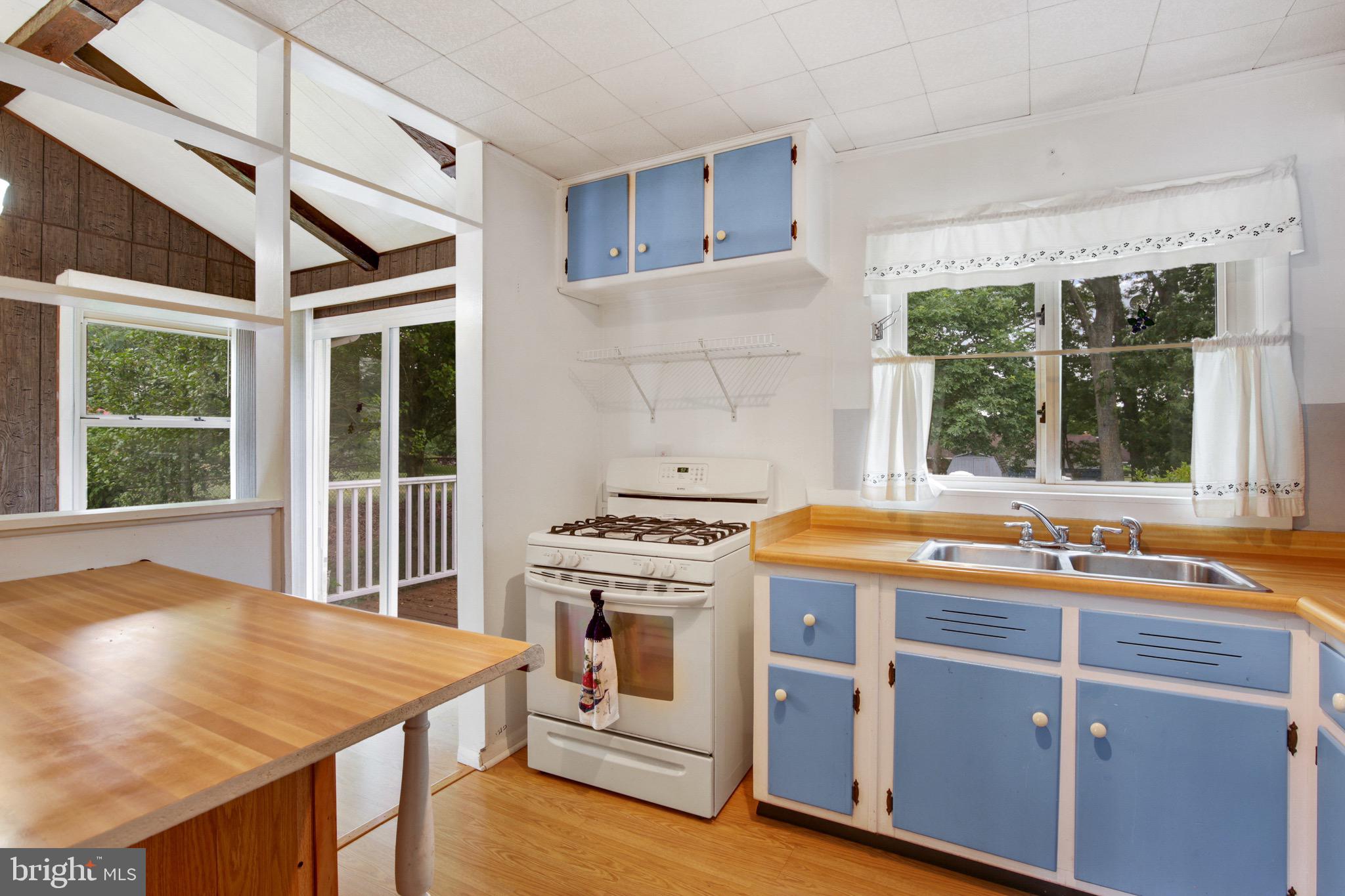 ABERDEEN HILLS - Residential