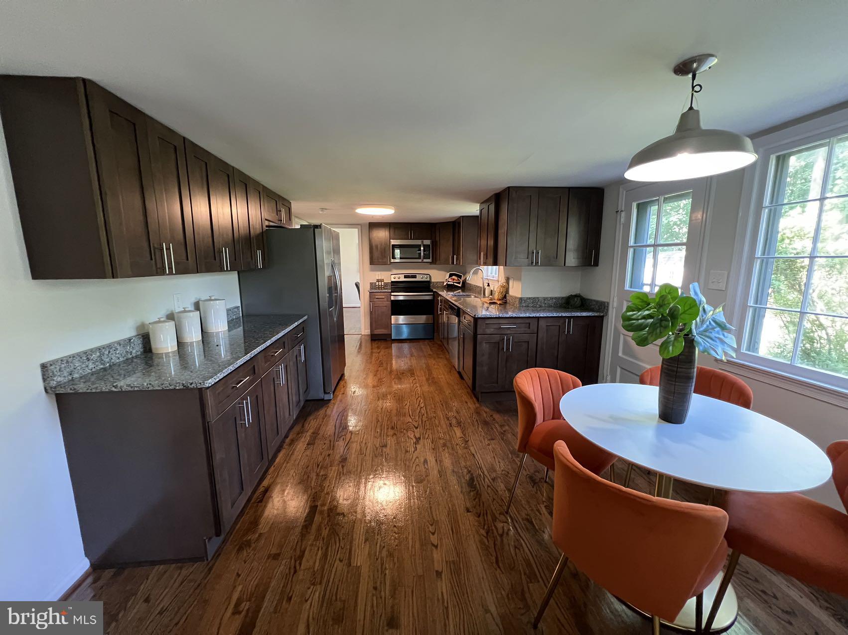 WALNUT HILL - Residential