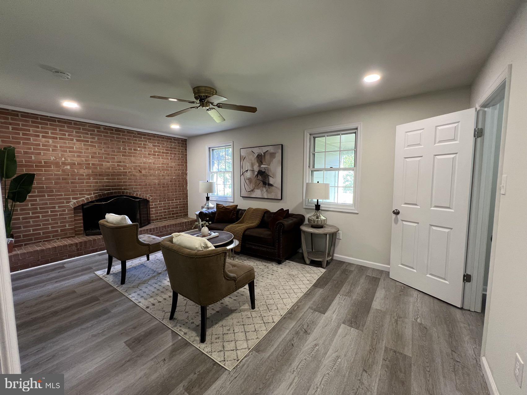 WALNUT HILL - Residential