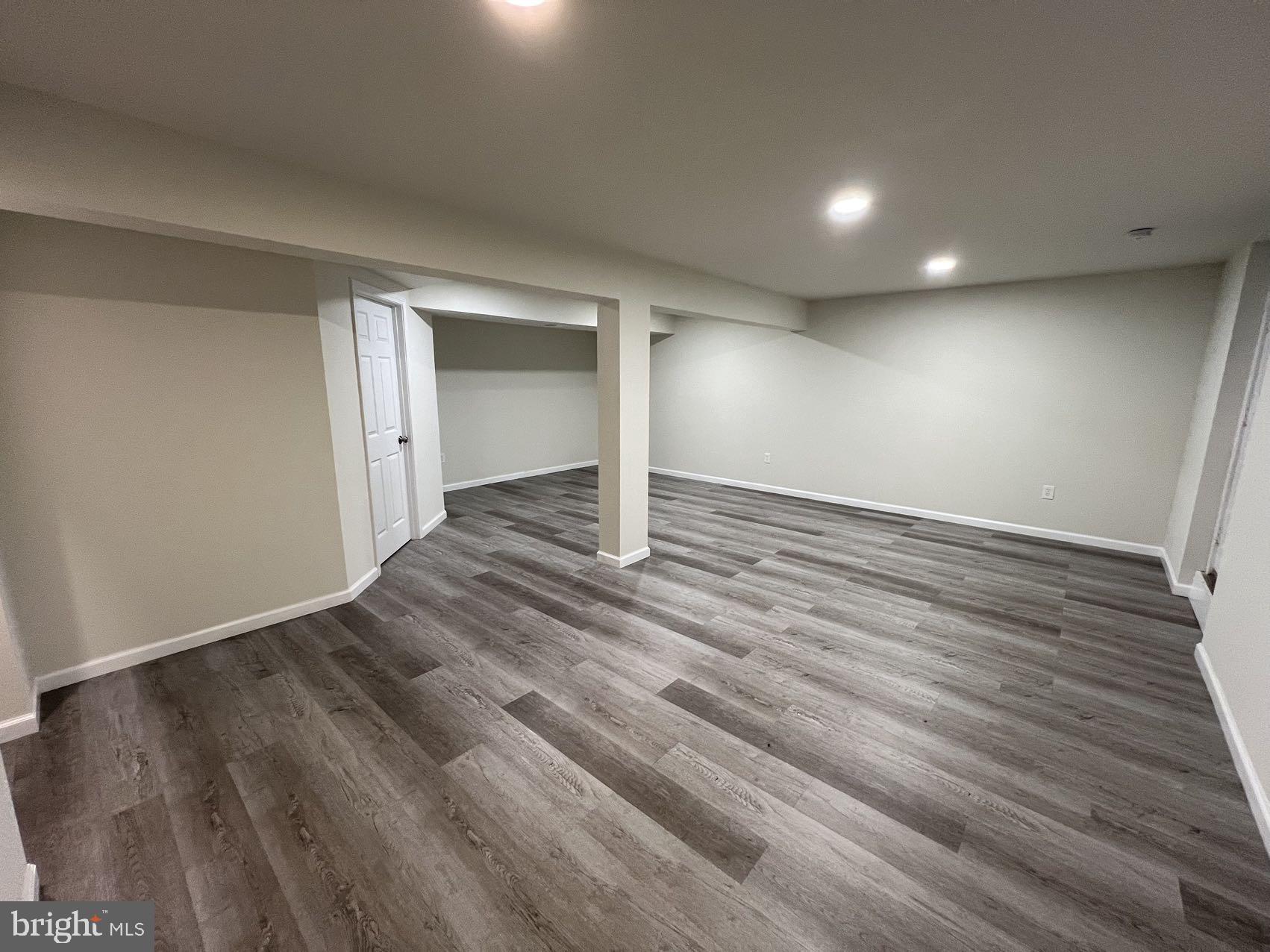 WALNUT HILL - Residential