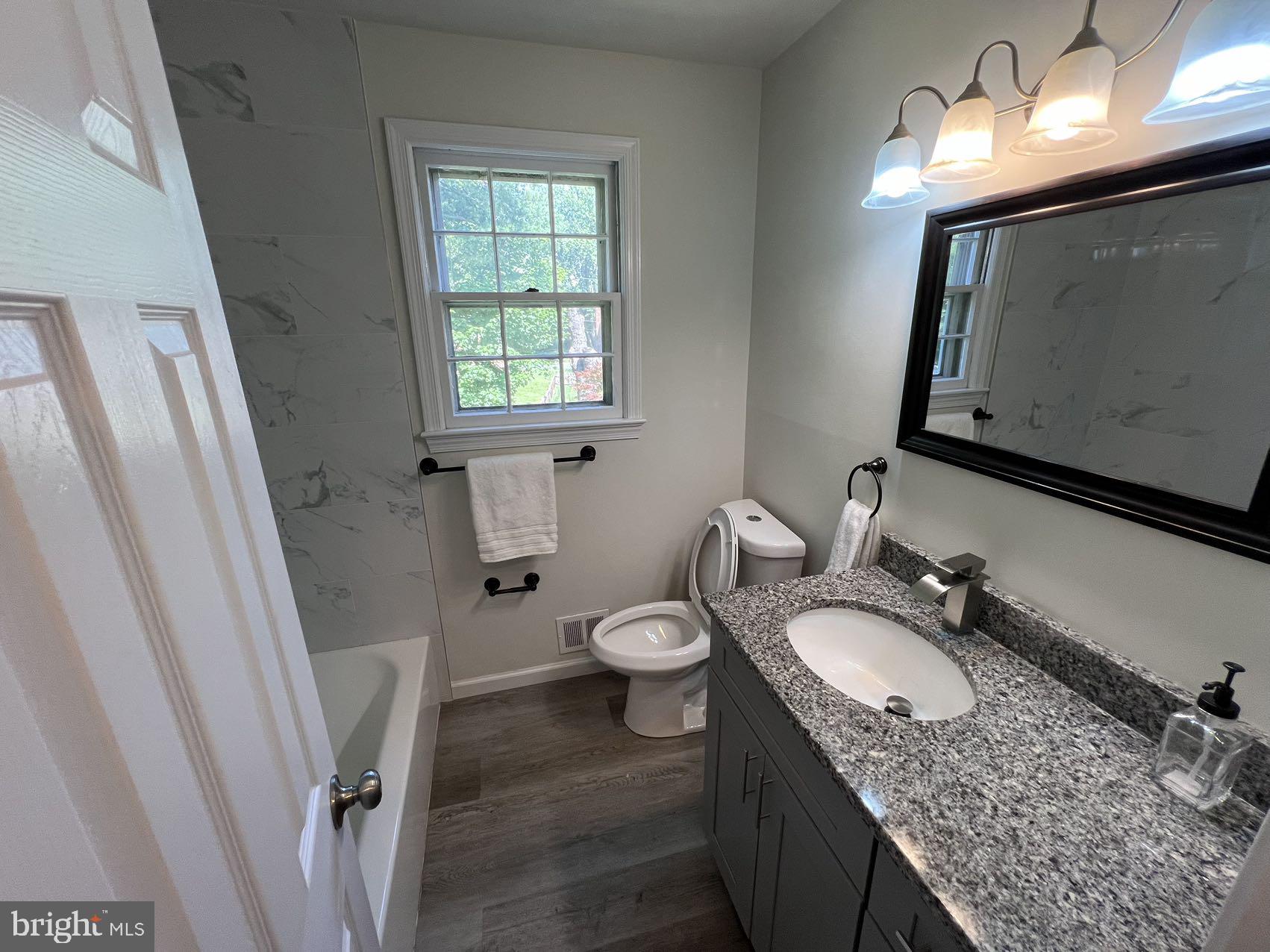 WALNUT HILL - Residential