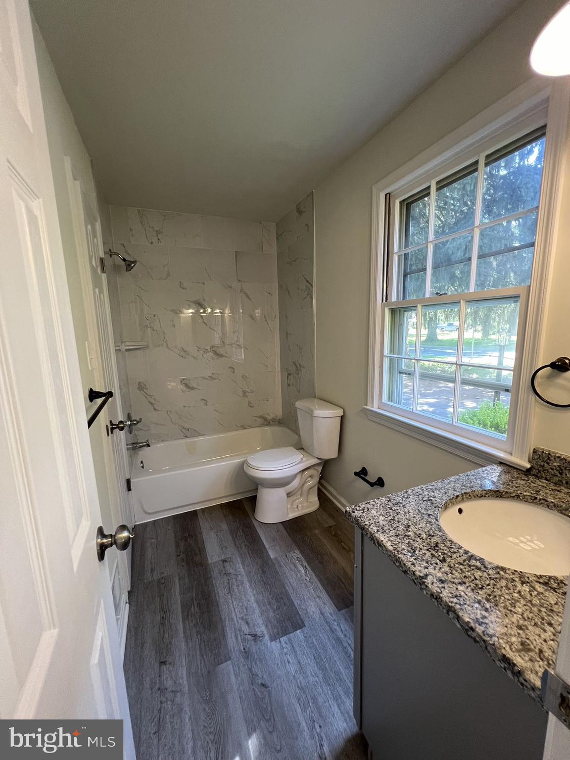 WALNUT HILL - Residential