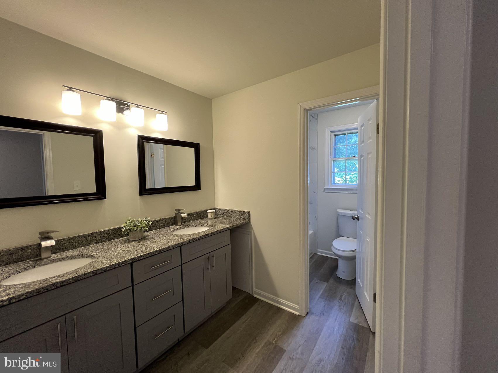 WALNUT HILL - Residential