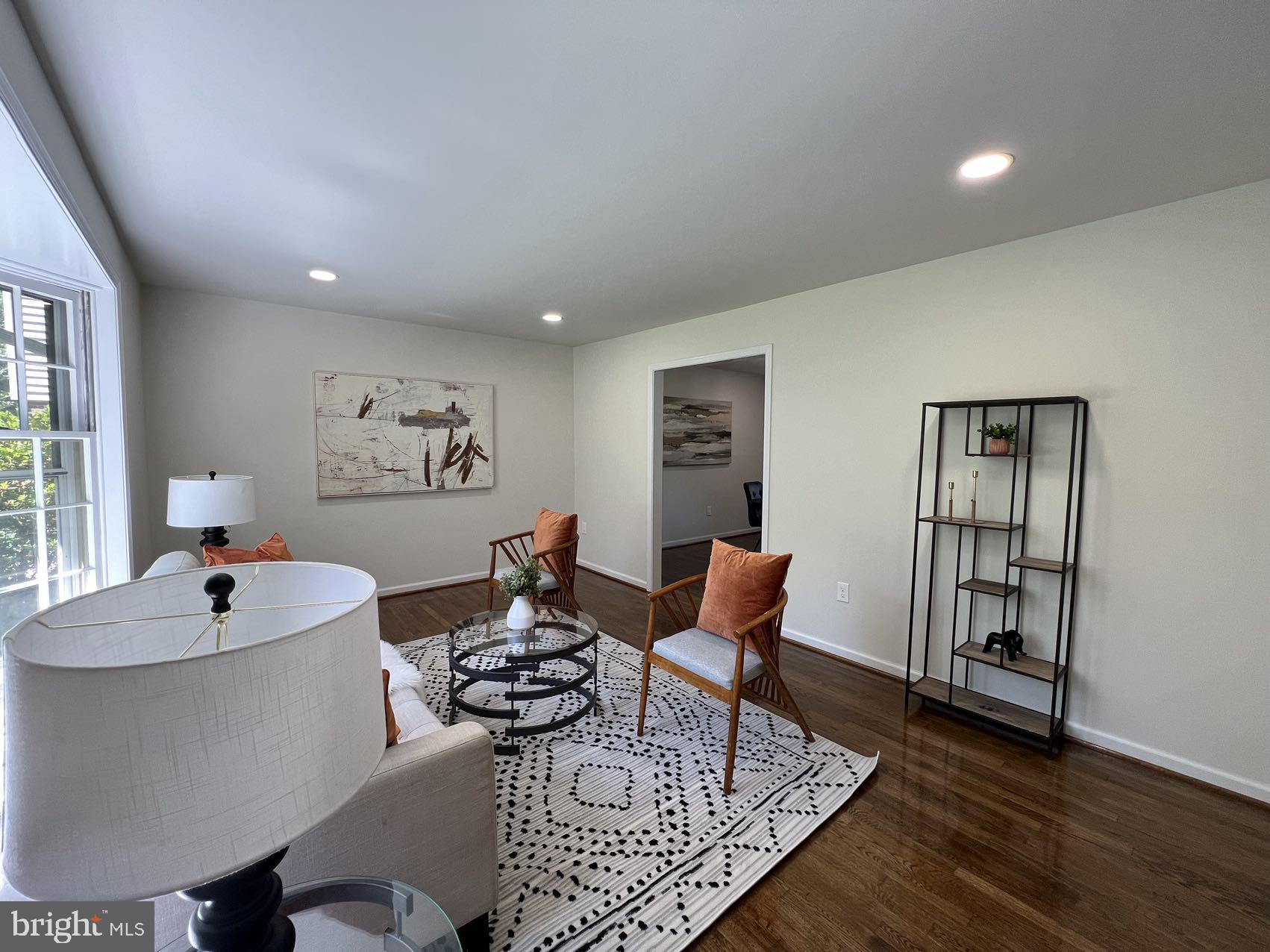 WALNUT HILL - Residential