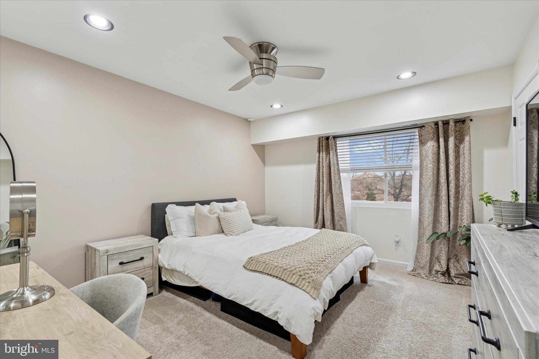 THE MEADOWS - Residential