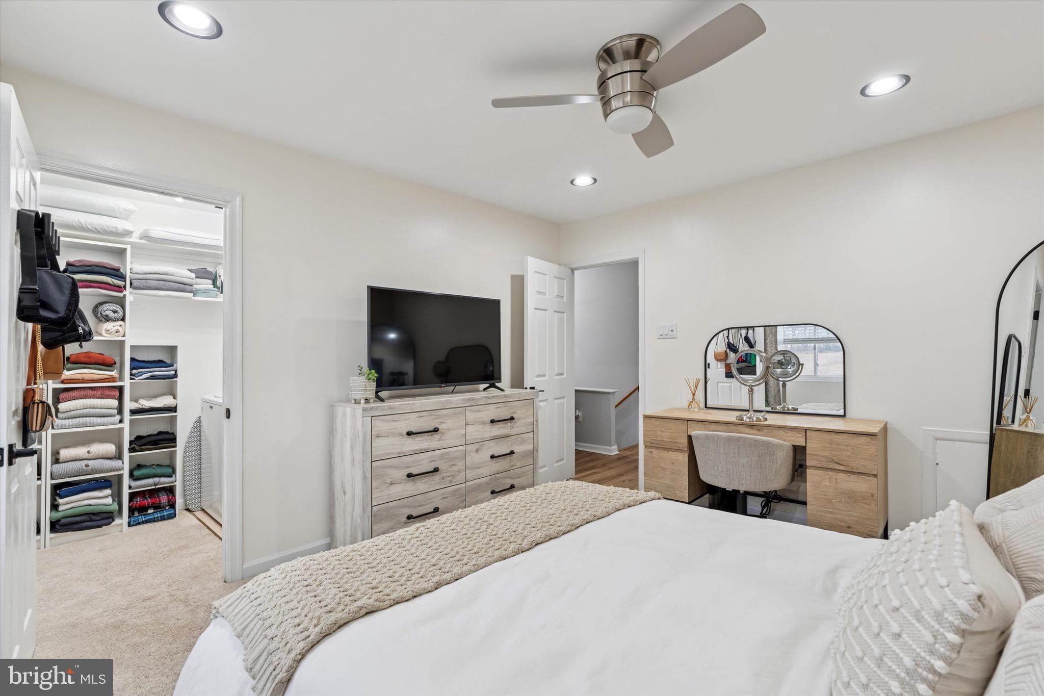 THE MEADOWS - Residential