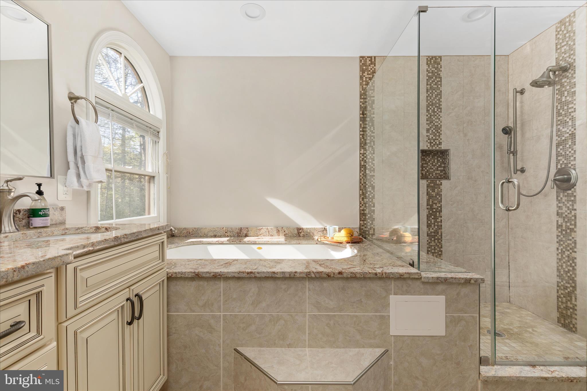 DONEGAL OAKS - Residential