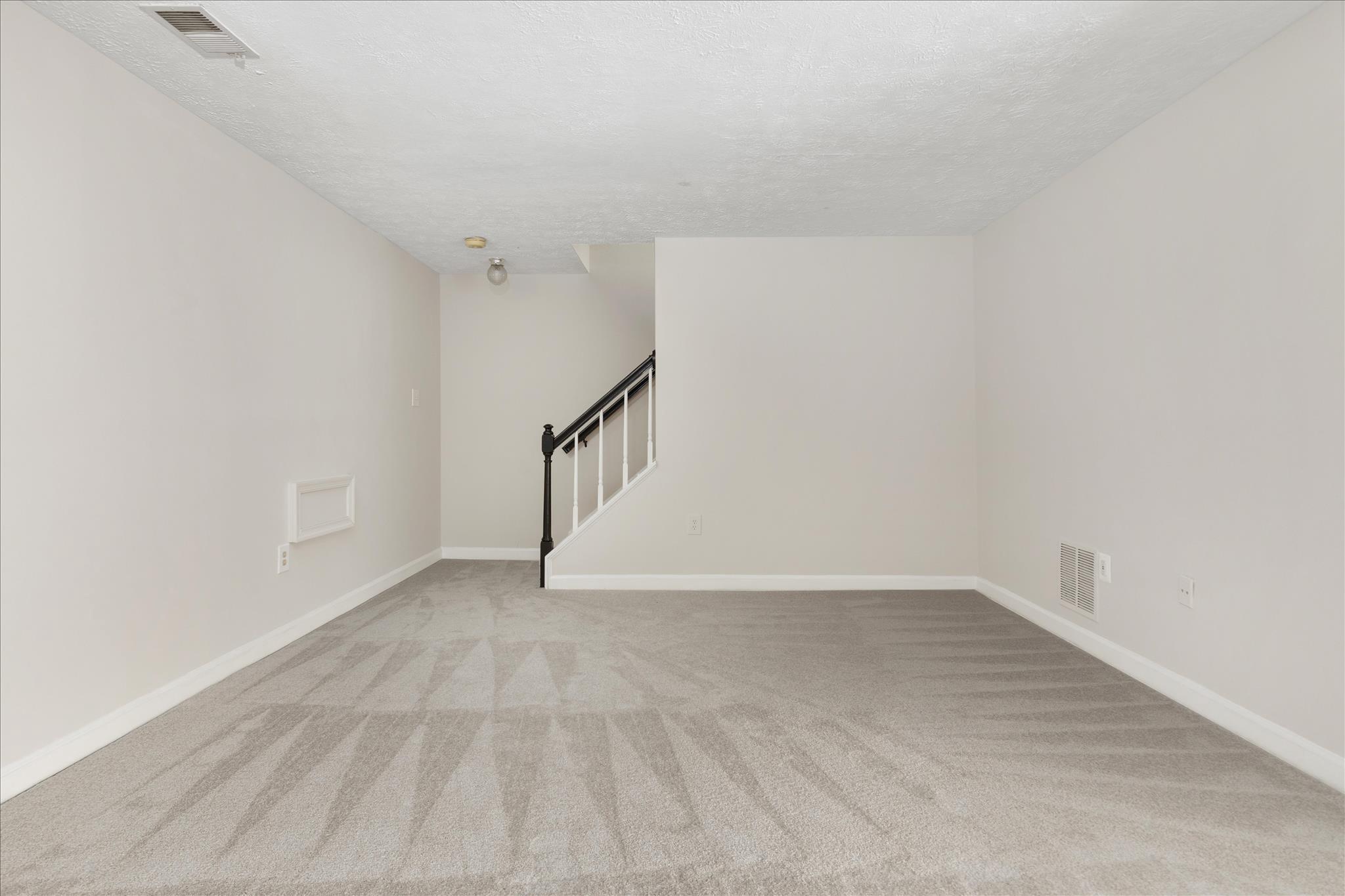 DONEGAL OAKS - Residential