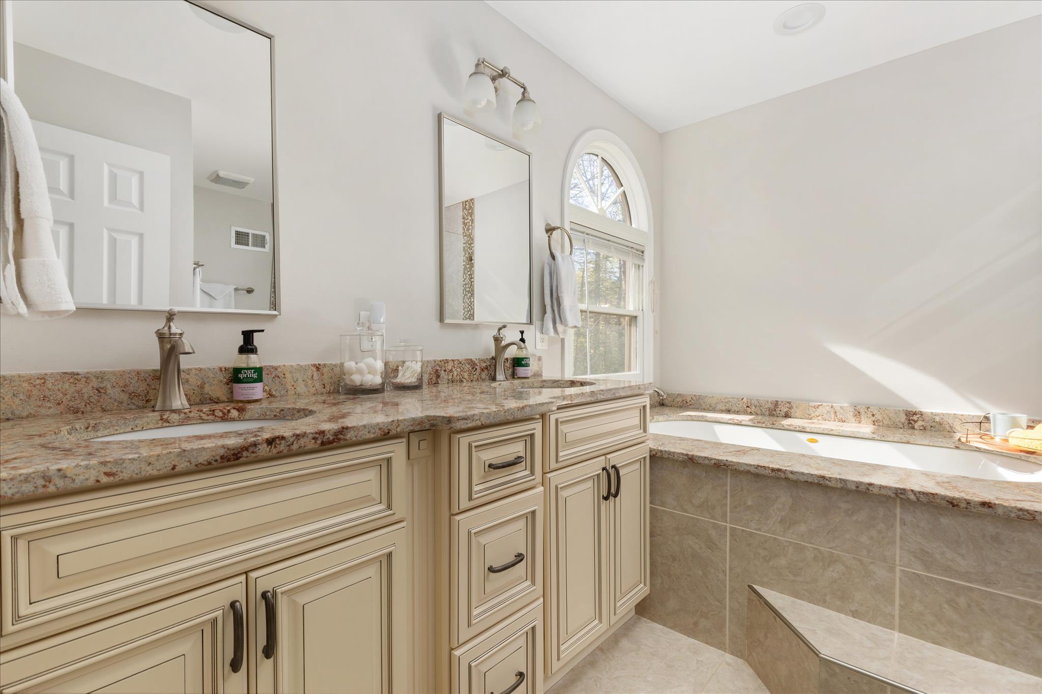 DONEGAL OAKS - Residential